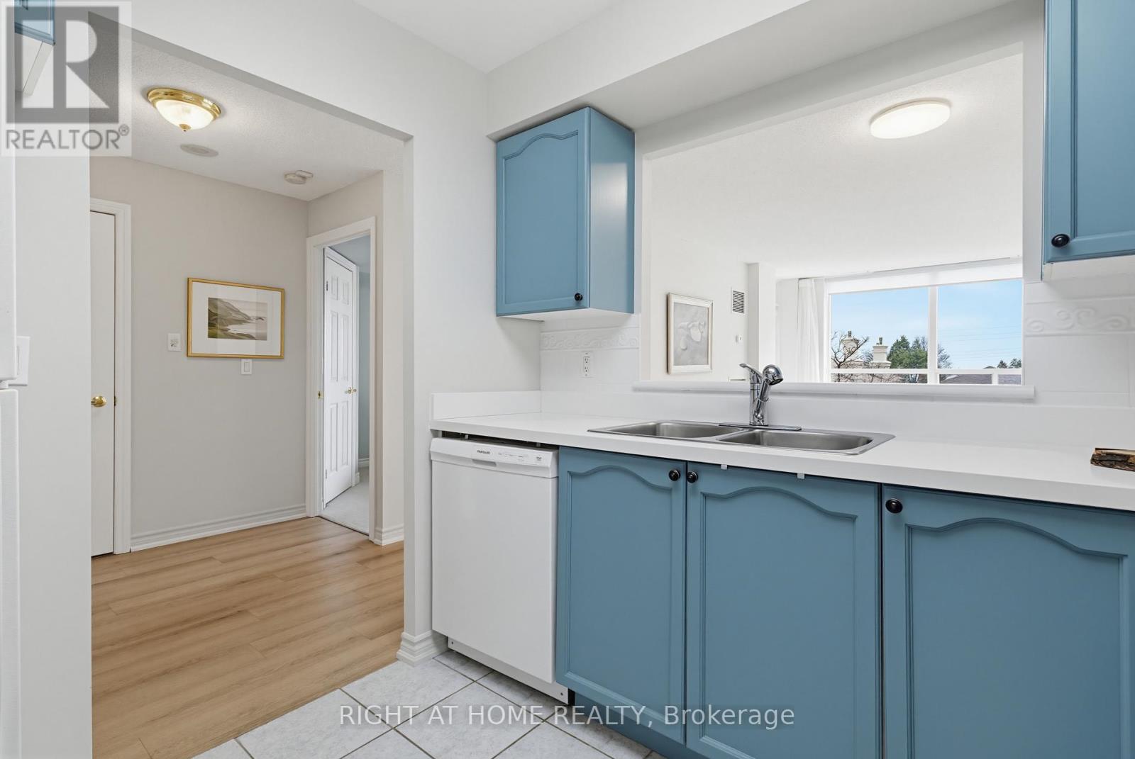 2214 - 100 Burloak Drive, Burlington, Ontario  L7L 6P6 - Photo 6 - W13009552