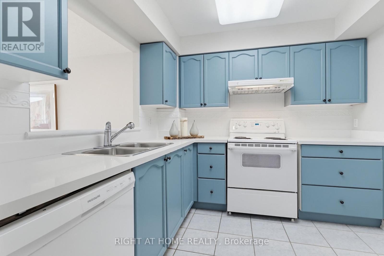 2214 - 100 Burloak Drive, Burlington, Ontario  L7L 6P6 - Photo 7 - W13009552