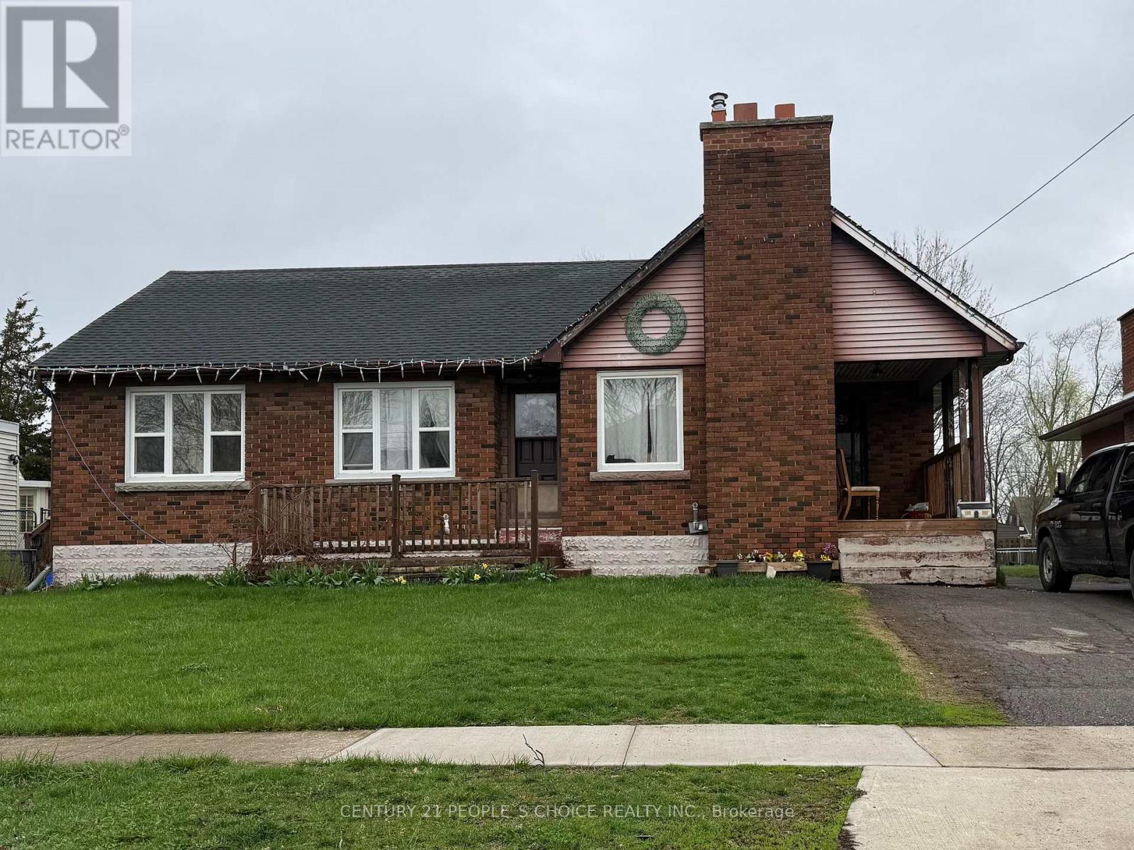 62 Second Street, Welland, Ontario  L3B 4T6 - Photo 1 - X13009422