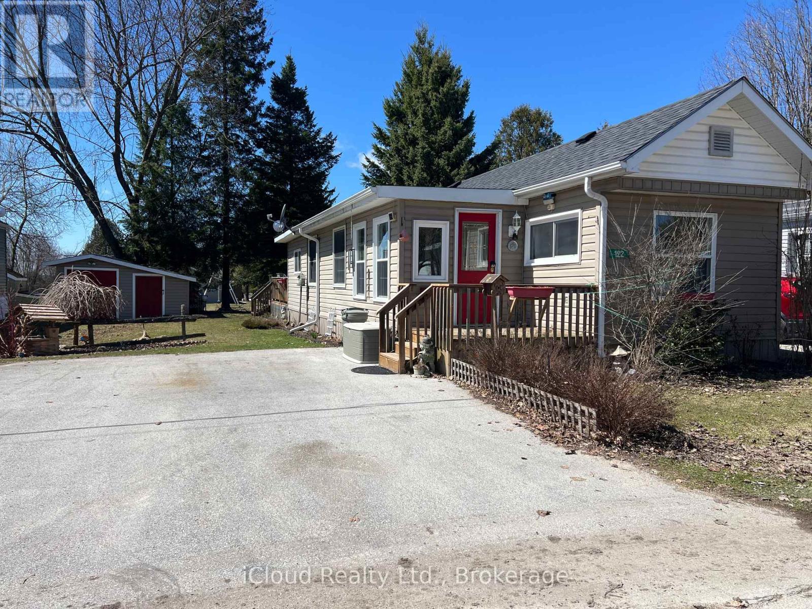 122 Sussex Square, Georgian Bluffs, Ontario  N4K 5N5 - Photo 1 - X13009468