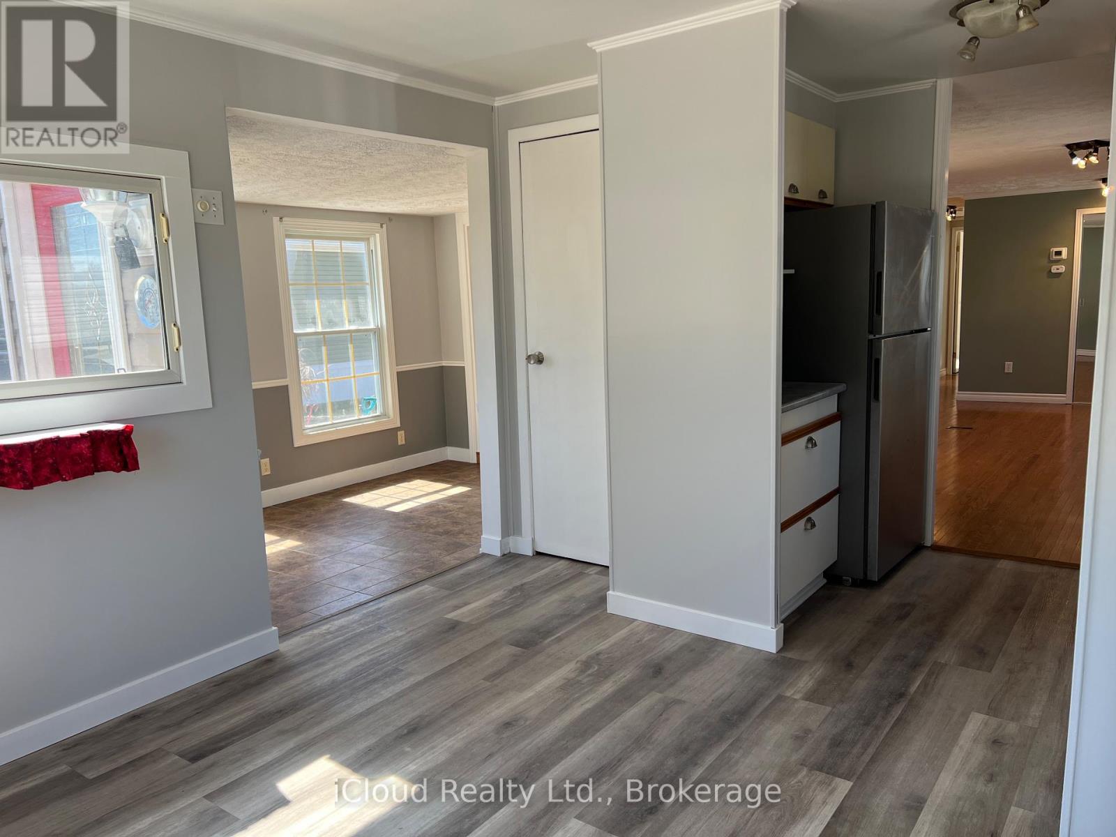 122 Sussex Square, Georgian Bluffs, Ontario  N4K 5N5 - Photo 11 - X13009468