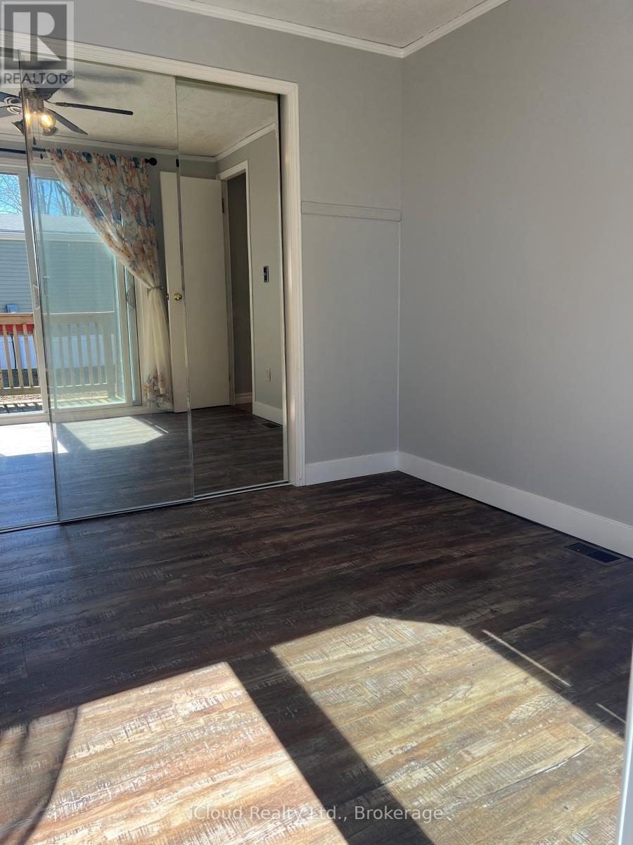 122 Sussex Square, Georgian Bluffs, Ontario  N4K 5N5 - Photo 19 - X13009468