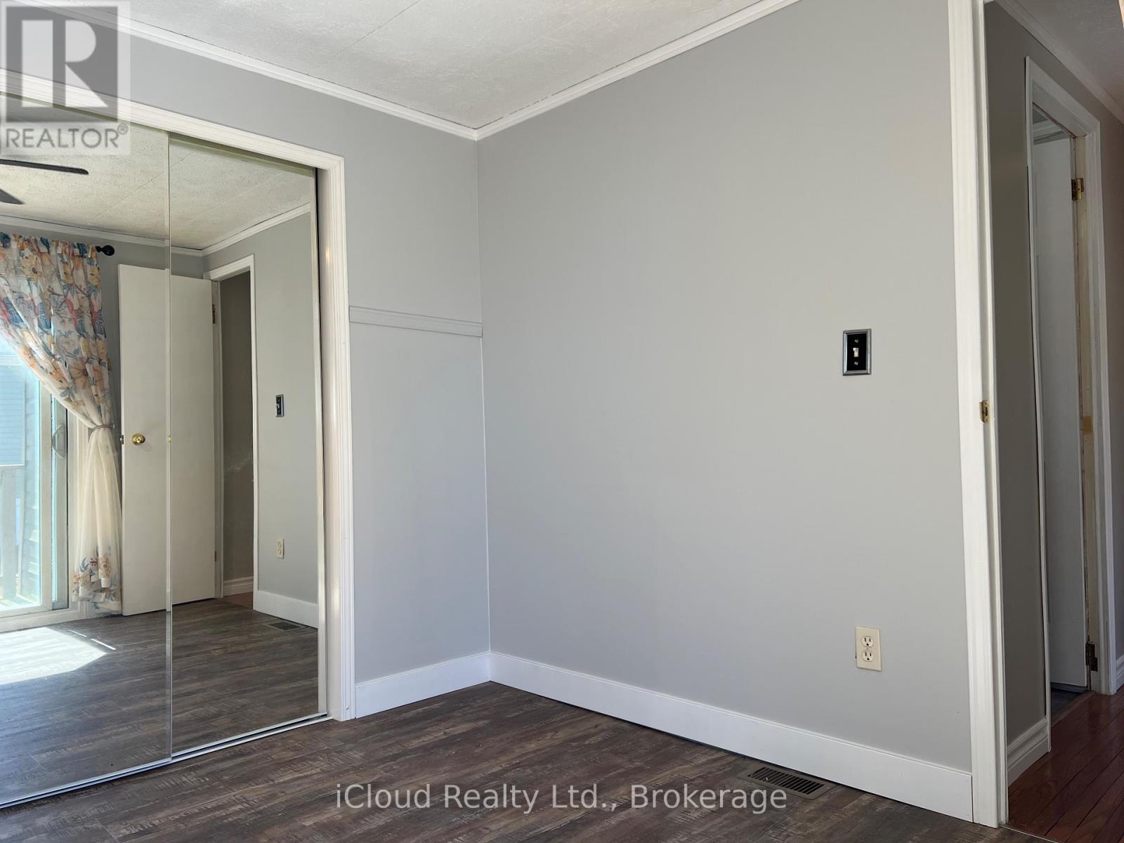 122 Sussex Square, Georgian Bluffs, Ontario  N4K 5N5 - Photo 20 - X13009468