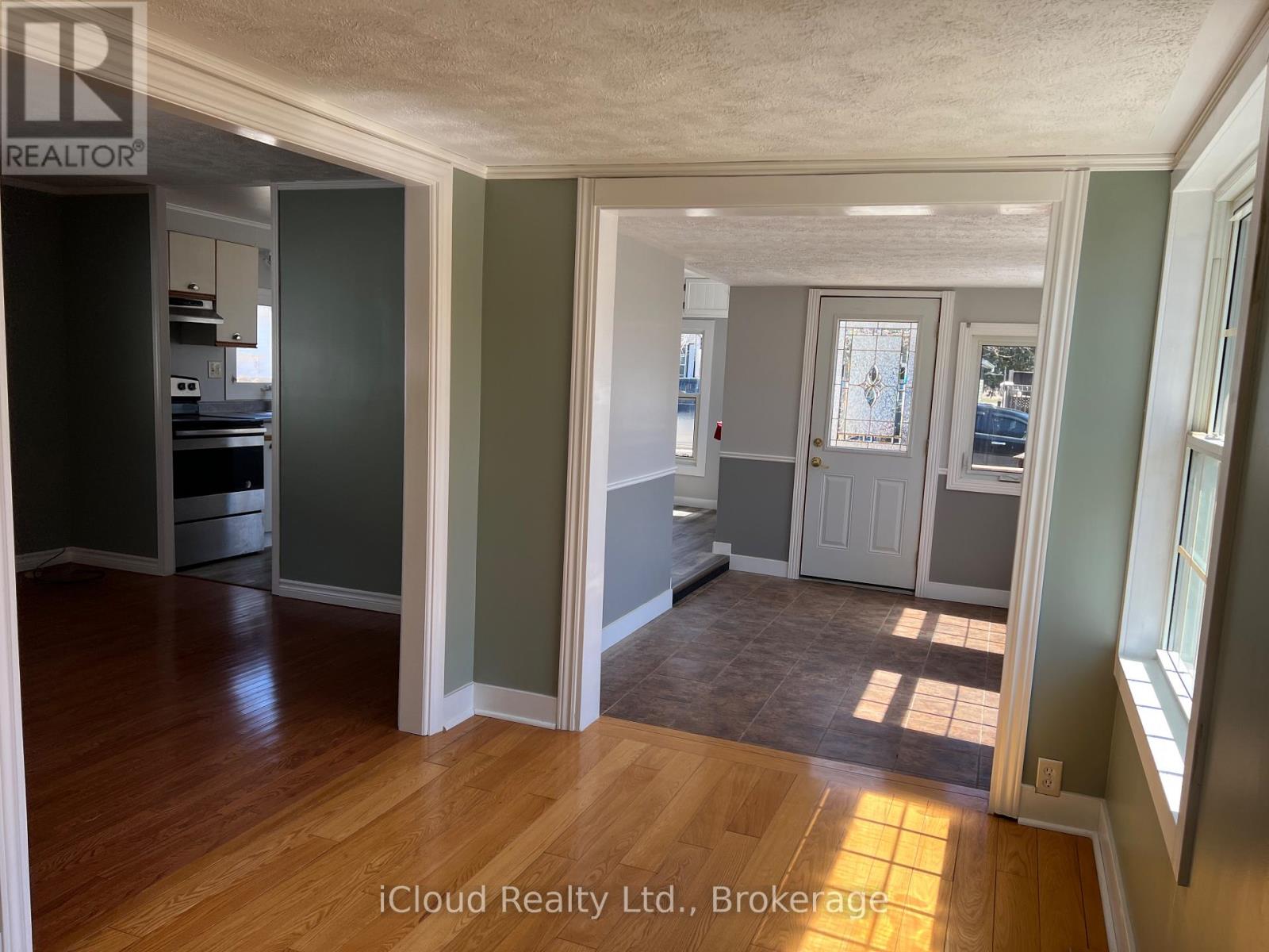 122 Sussex Square, Georgian Bluffs, Ontario  N4K 5N5 - Photo 30 - X13009468