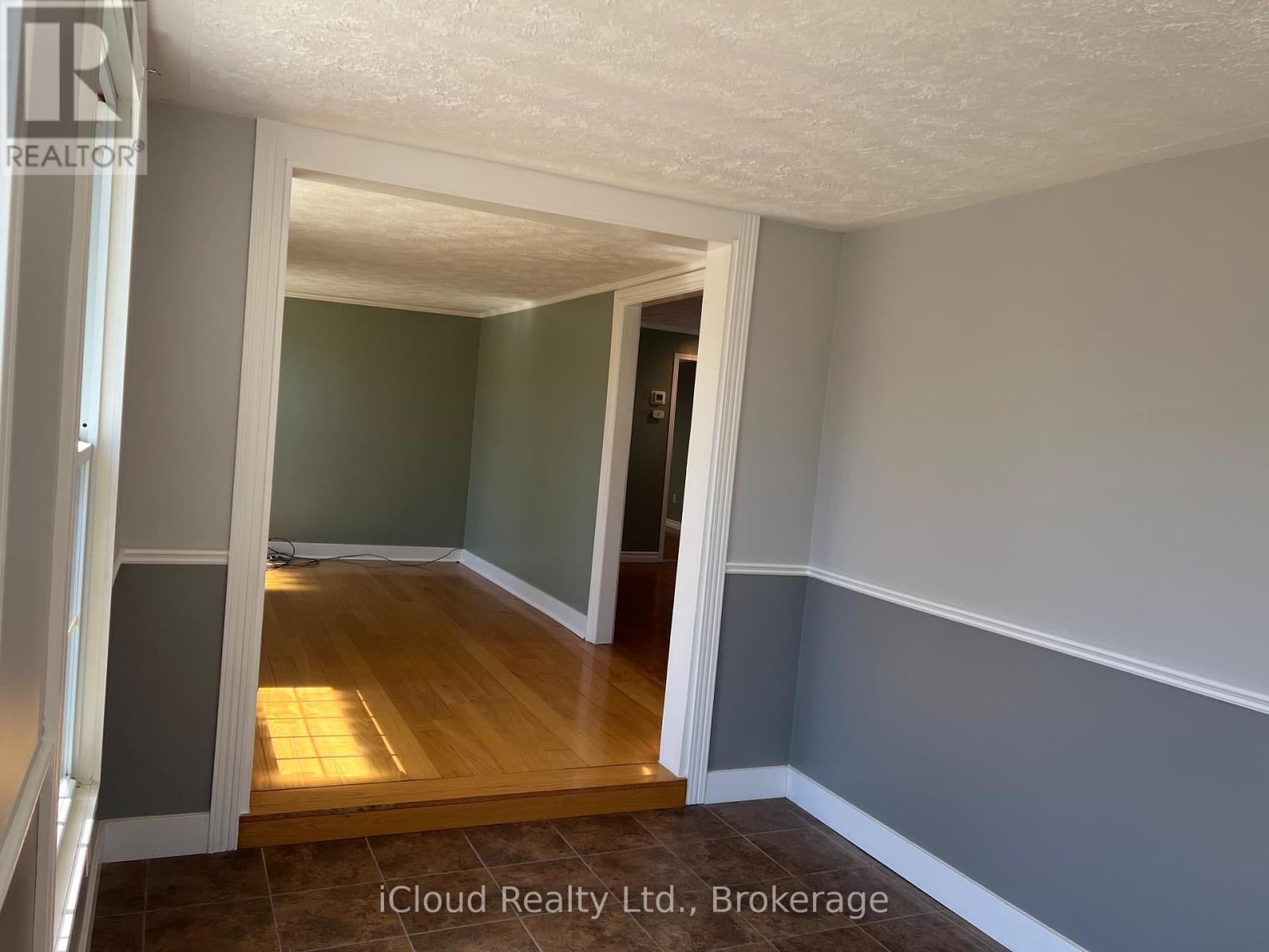 122 Sussex Square, Georgian Bluffs, Ontario  N4K 5N5 - Photo 4 - X13009468