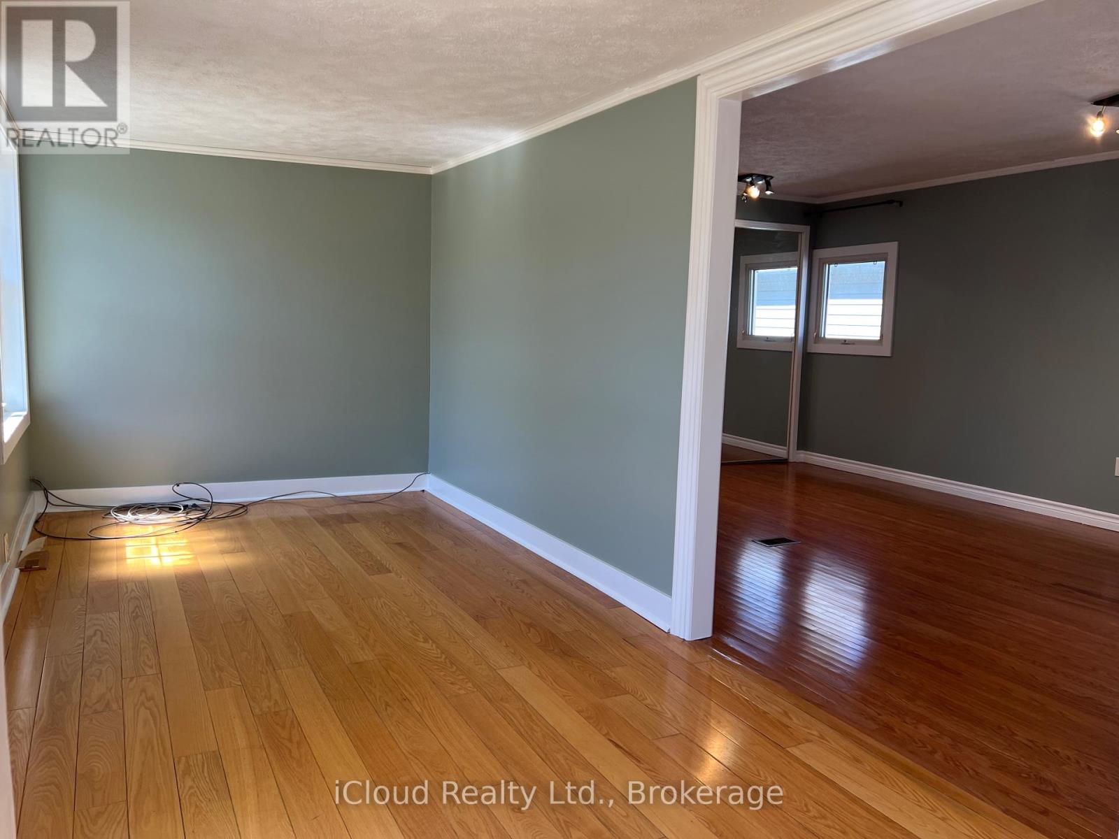 122 Sussex Square, Georgian Bluffs, Ontario  N4K 5N5 - Photo 5 - X13009468