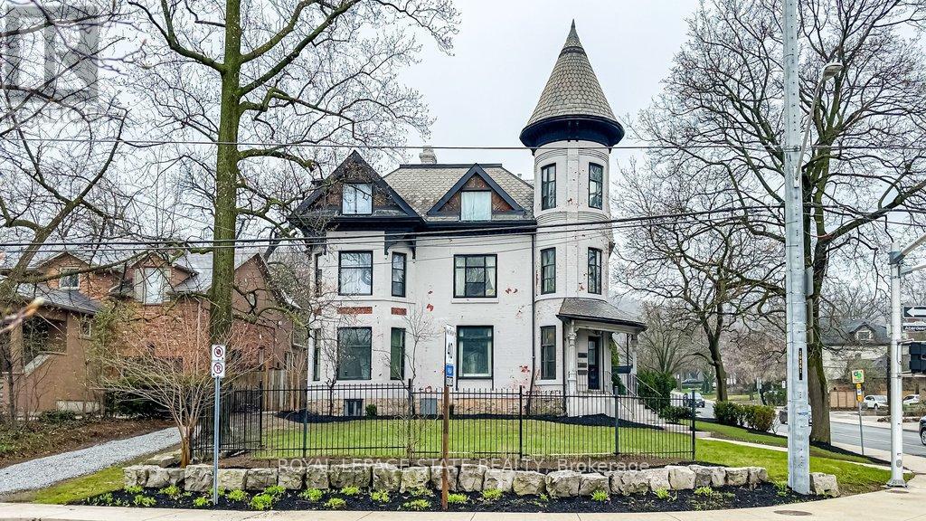 347 Queen Street S, Hamilton, Ontario  L8P 3T8 - Photo 2 - X13009542