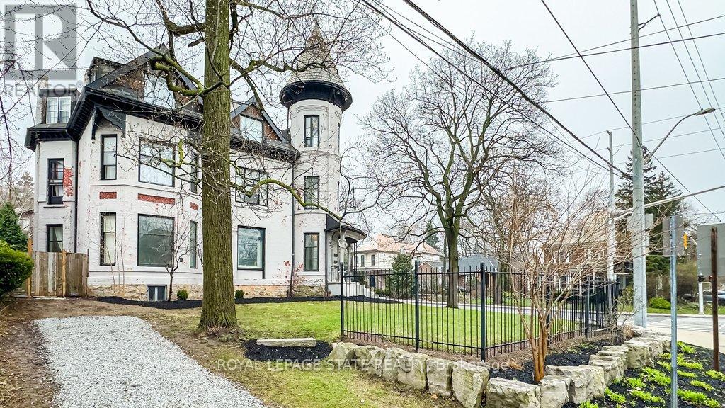 347 Queen Street S, Hamilton, Ontario  L8P 3T8 - Photo 4 - X13009542