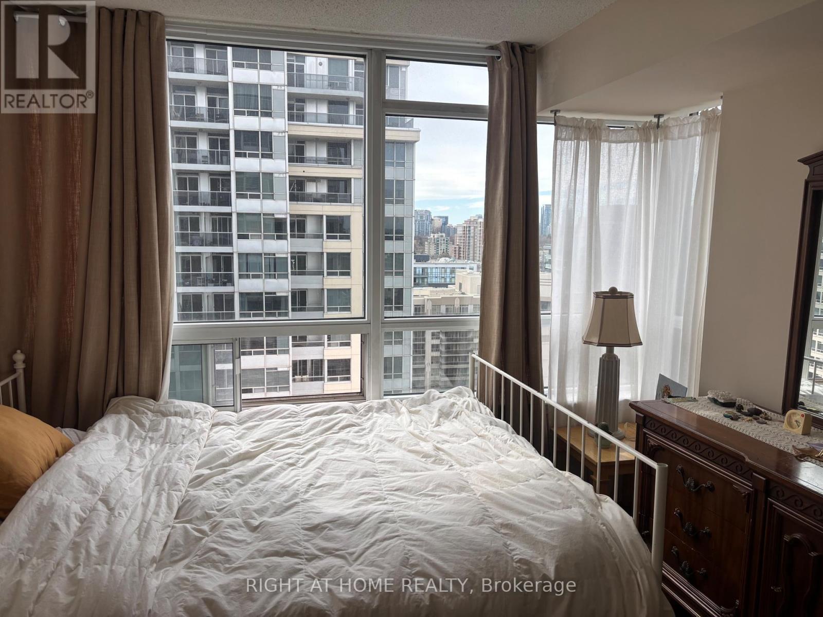 1614 - 8 Rean Drive, Toronto, Ontario  M2K 3B9 - Photo 10 - C12996006