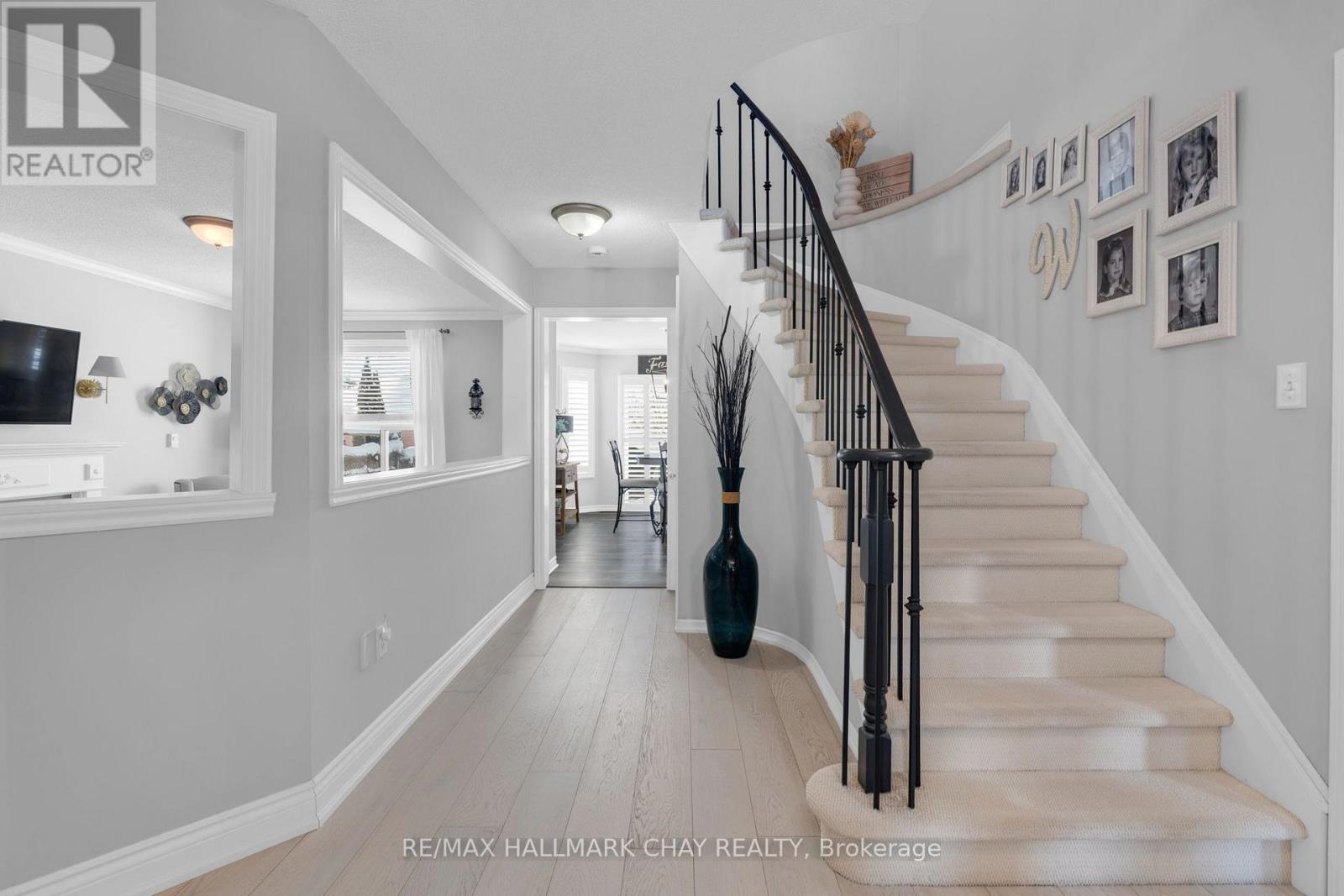 12 Muir Drive, Barrie, Ontario  L4N 0H9 - Photo 5 - S12900520