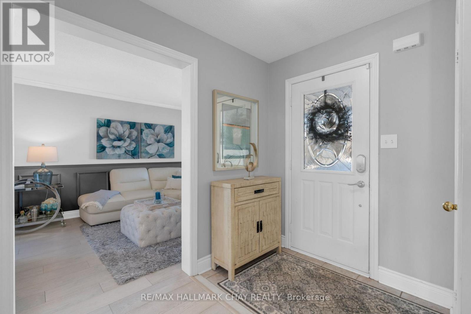 12 Muir Drive, Barrie, Ontario  L4N 0H9 - Photo 4 - S12900520