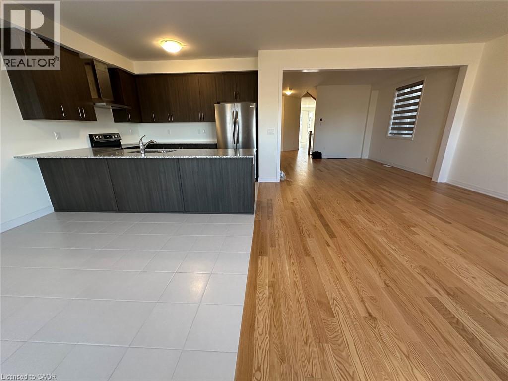 884 Douro Street, Stratford, Ontario  N5A 0M3 - Photo 2 - 40818168