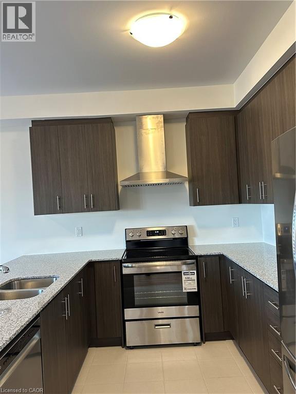 884 Douro Street, Stratford, Ontario  N5A 0M3 - Photo 3 - 40818168