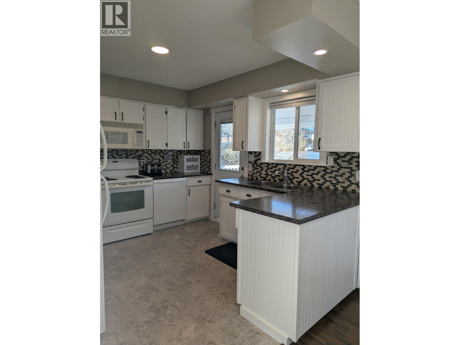 5665 Horse Lake Road, 100 Mile House, British Columbia  V0K 2E1 - Photo 23 - R3112106