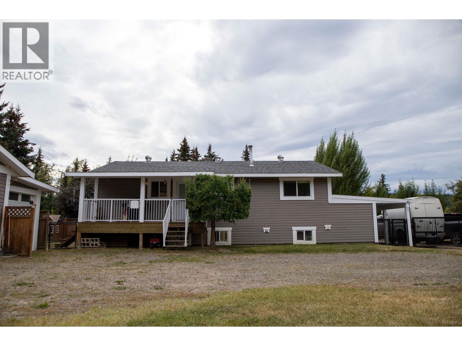 5665 Horse Lake Road, 100 Mile House, British Columbia  V0K 2E1 - Photo 12 - R3112106