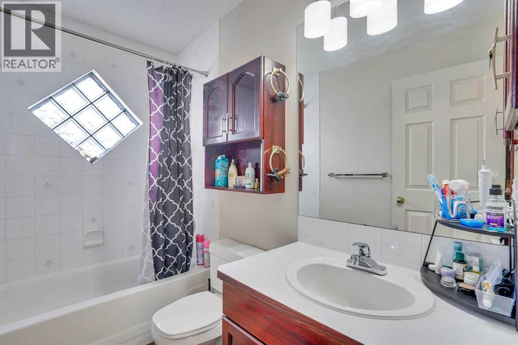 83 Bridlecreek Heath Sw, Calgary, Alberta  T2Y 3N5 - Photo 23 - A2299197