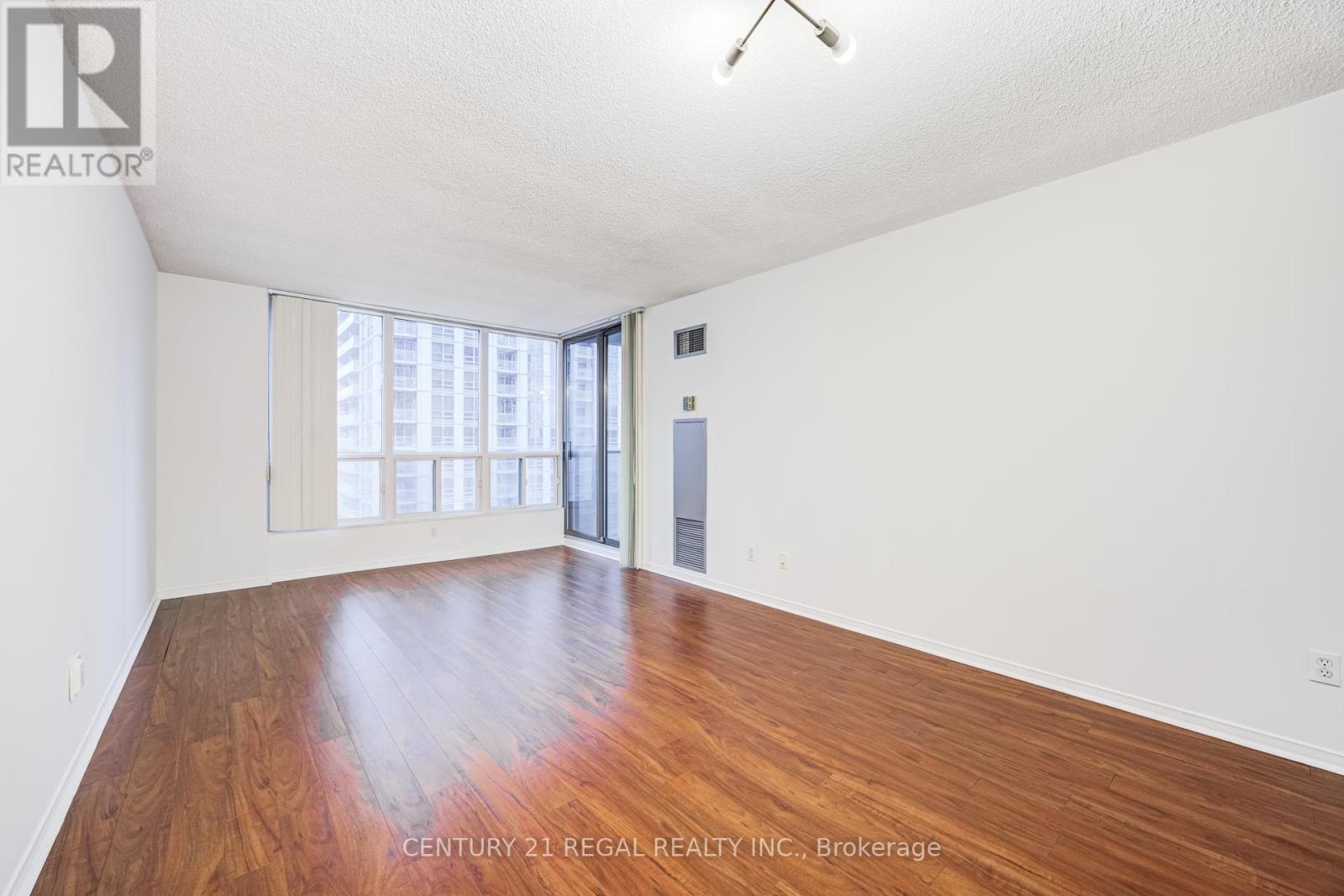 1803 - 750 Bay Street, Toronto, Ontario  M5G 1N6 - Photo 6 - C12912348