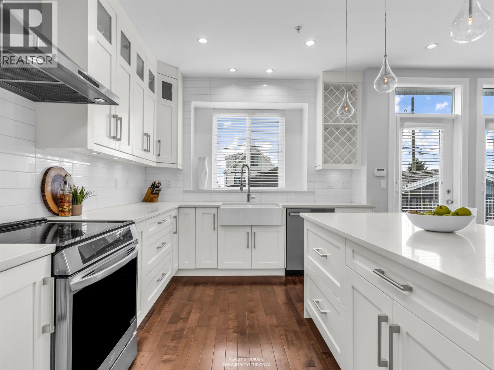 66 E 57th Avenue, Vancouver, British Columbia  V5X 1S4 - Photo 8 - R3112491