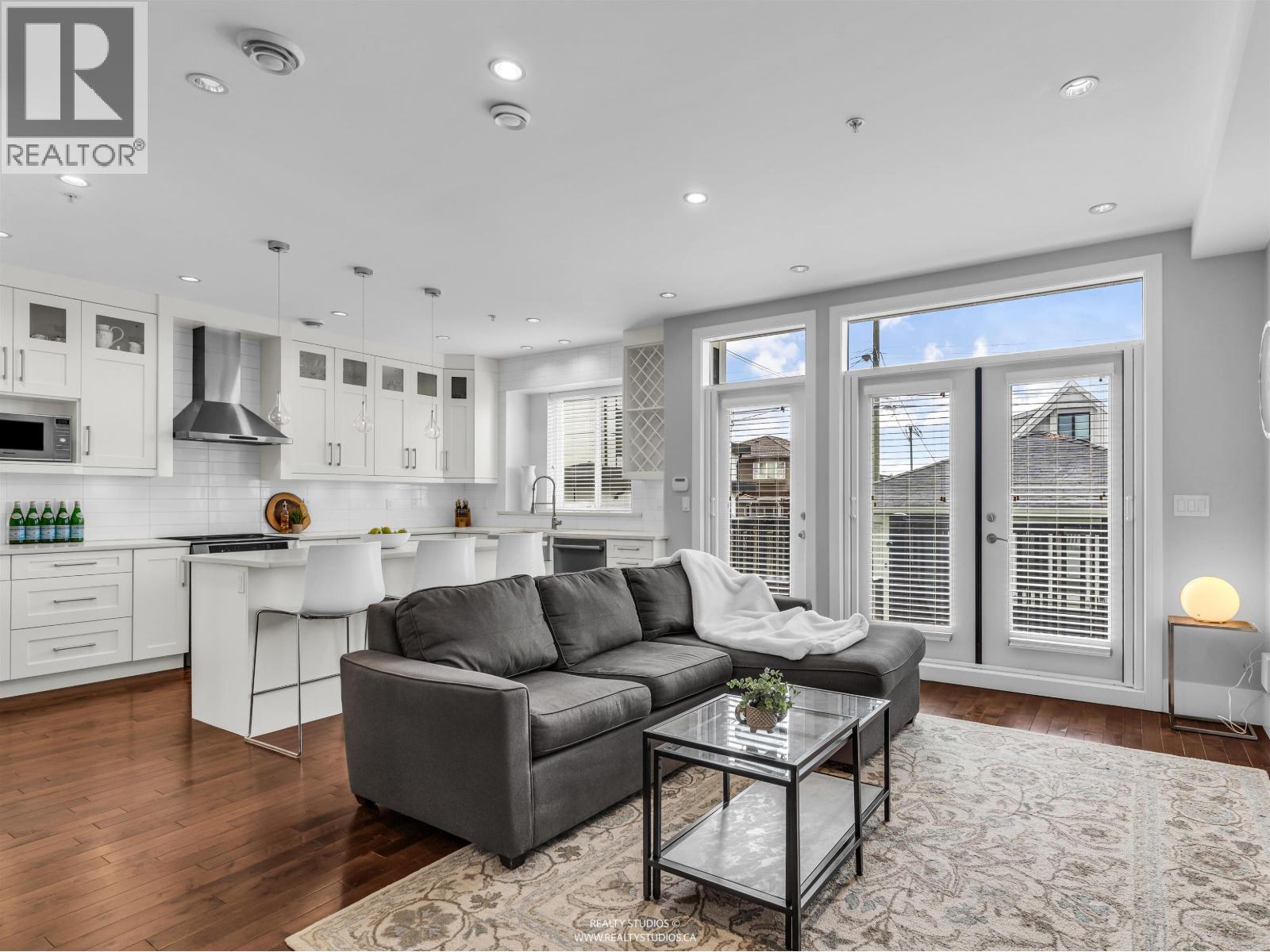 66 E 57th Avenue, Vancouver, British Columbia  V5X 1S4 - Photo 9 - R3112491