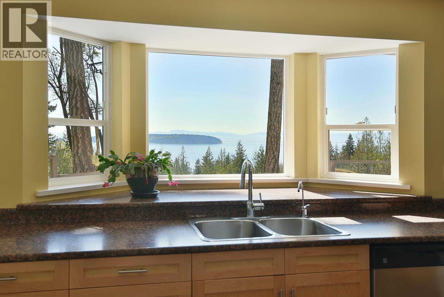 10741 Wood Bay Heights Road, Halfmoon Bay, British Columbia  V7Z 1B8 - Photo 15 - R3112502