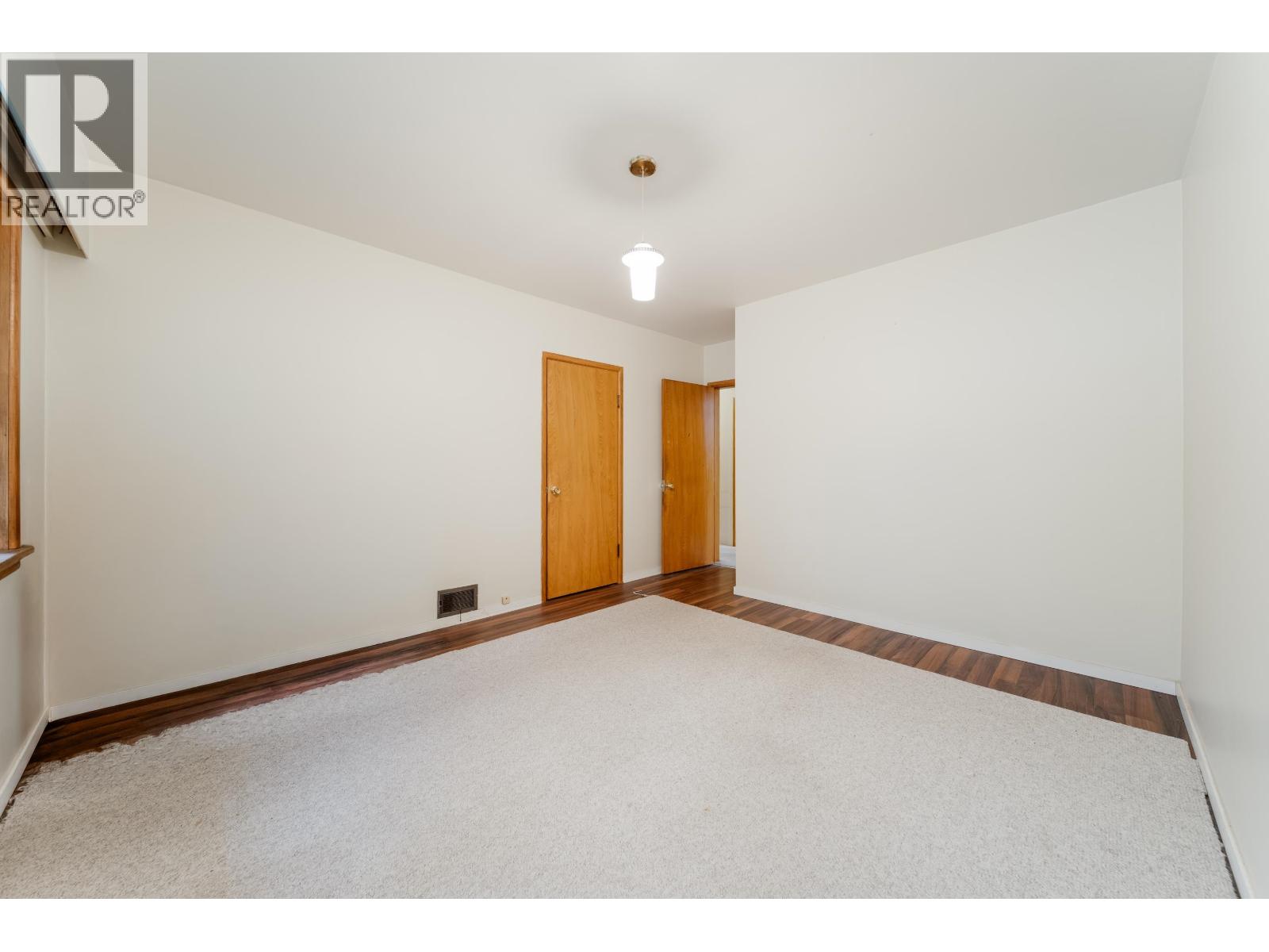 7475 Knight Street, Vancouver, British Columbia  V5P 2X1 - Photo 13 - R3112507