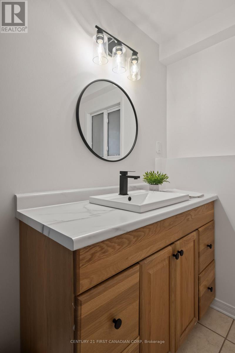 70986 B Line, Lambton Shores, Ontario  N0M 1T0 - Photo 33 - X13009608