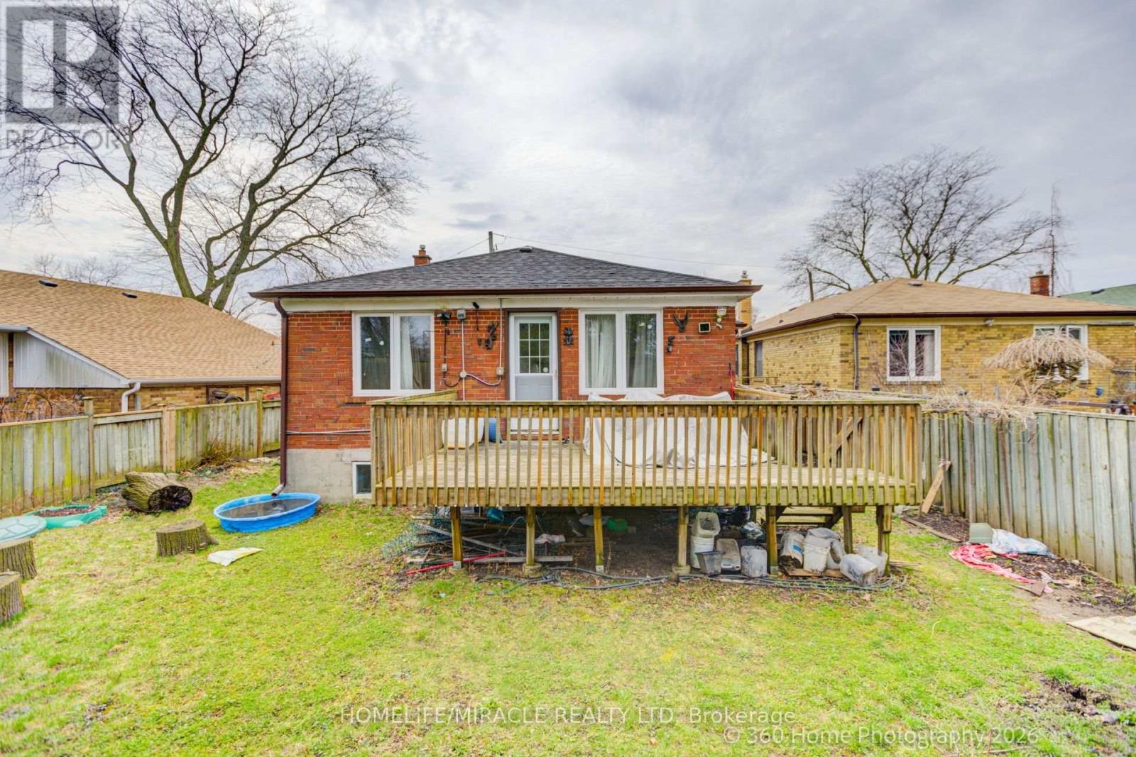 17 Montvale Drive, Toronto, Ontario  M1M 3E5 - Photo 17 - E13009610
