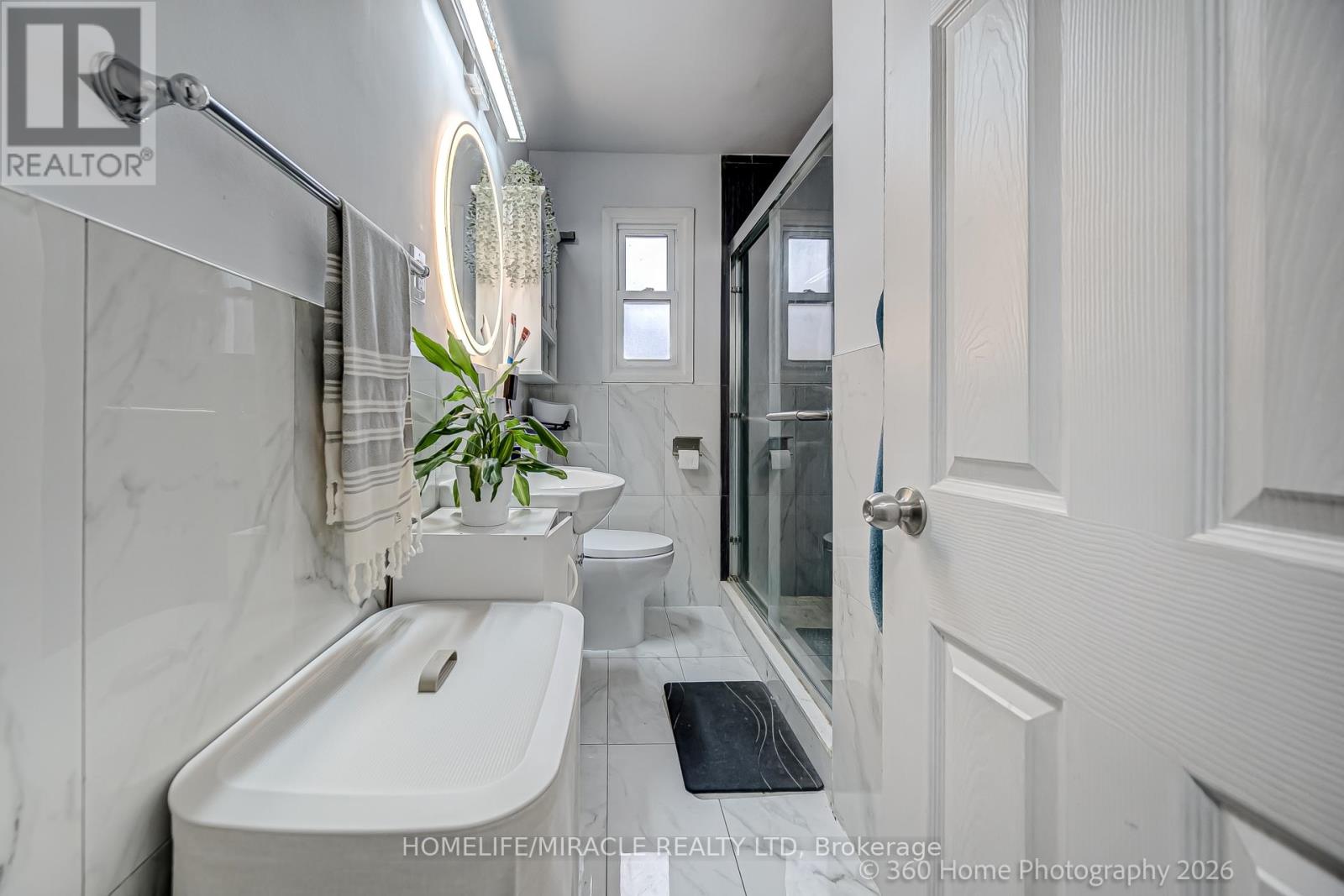 17 Montvale Drive, Toronto, Ontario  M1M 3E5 - Photo 8 - E13009610