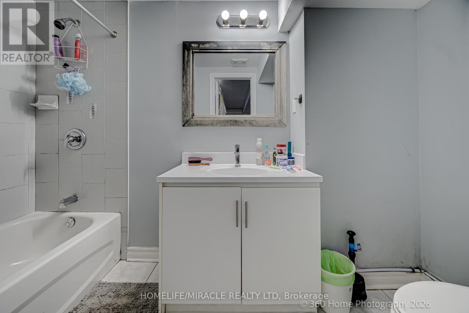 17 Montvale Drive, Toronto, Ontario  M1M 3E5 - Photo 9 - E13009610