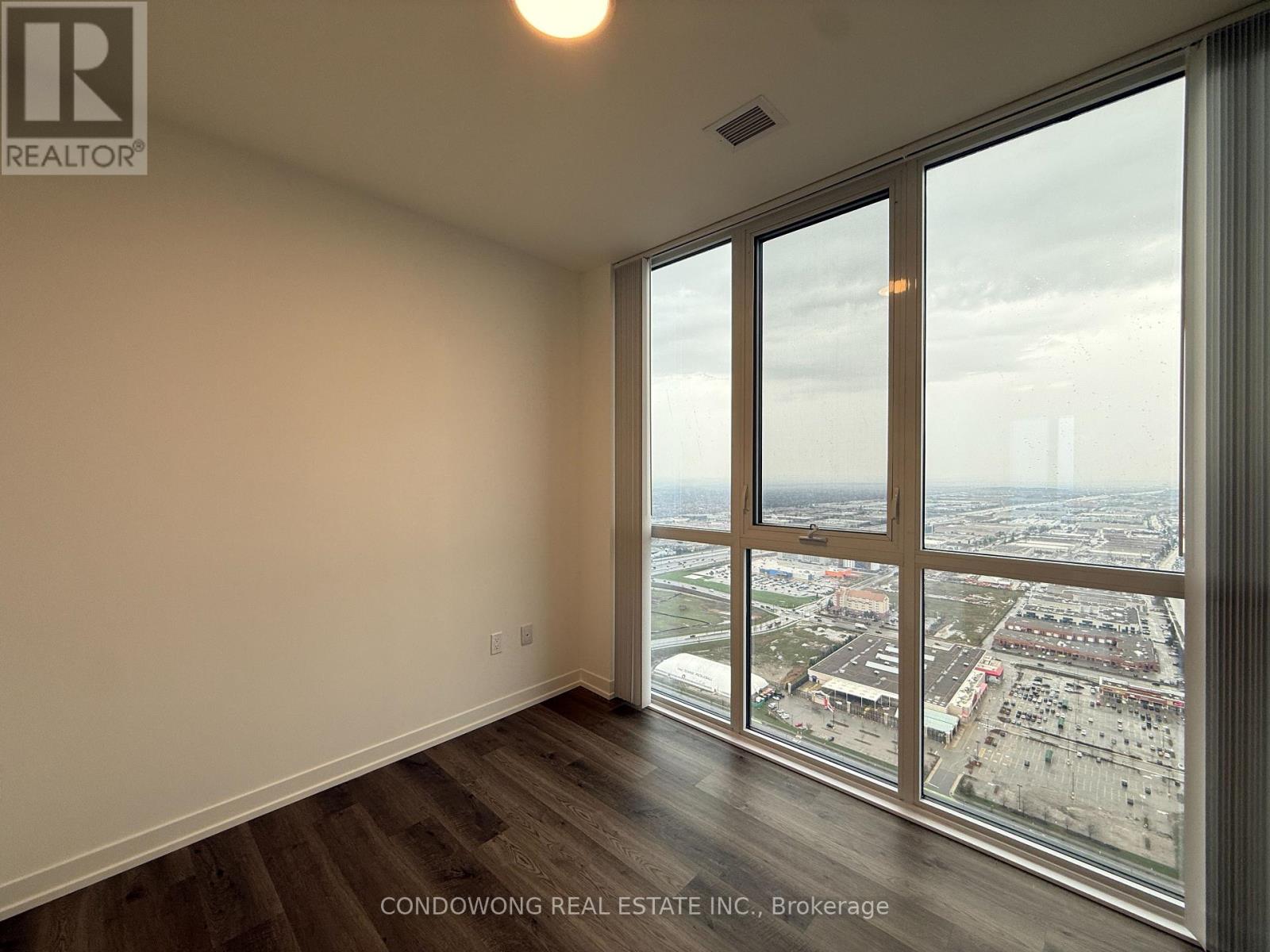 6006 - 8 Interchange Way, Vaughan, Ontario  L4K 0R2 - Photo 4 - N13009174