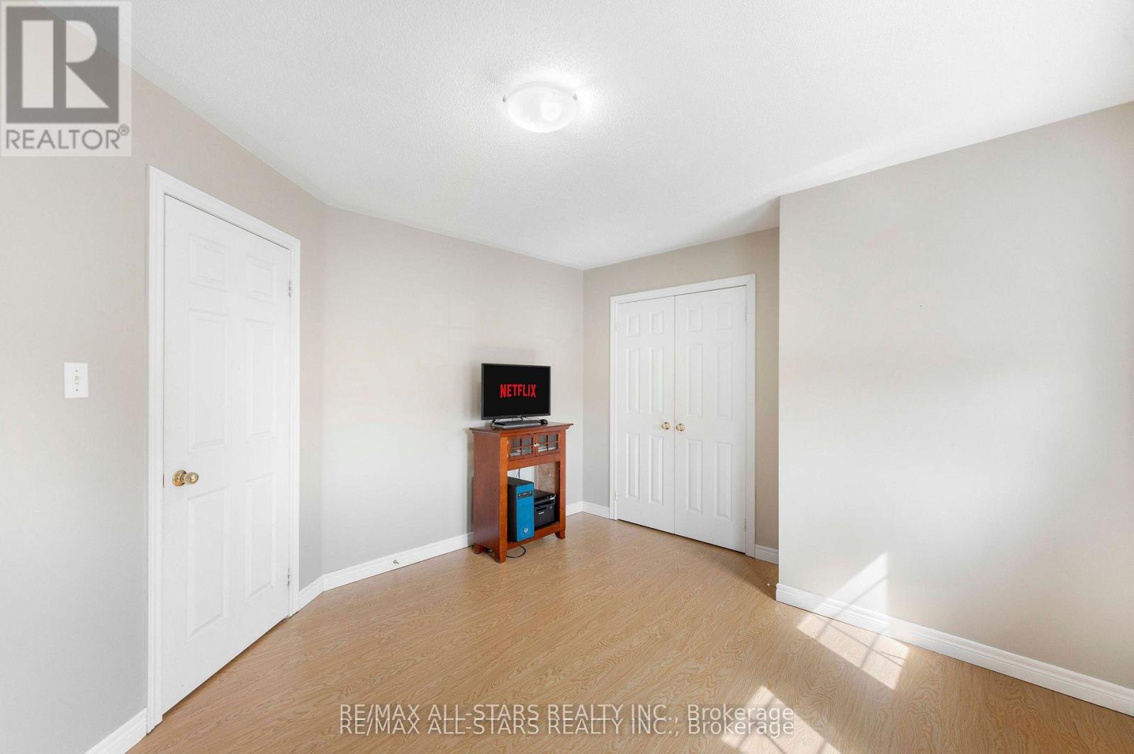 18 Reddenhurst Crescent, Georgina, Ontario  L4P 4G1 - Photo 23 - N13009626