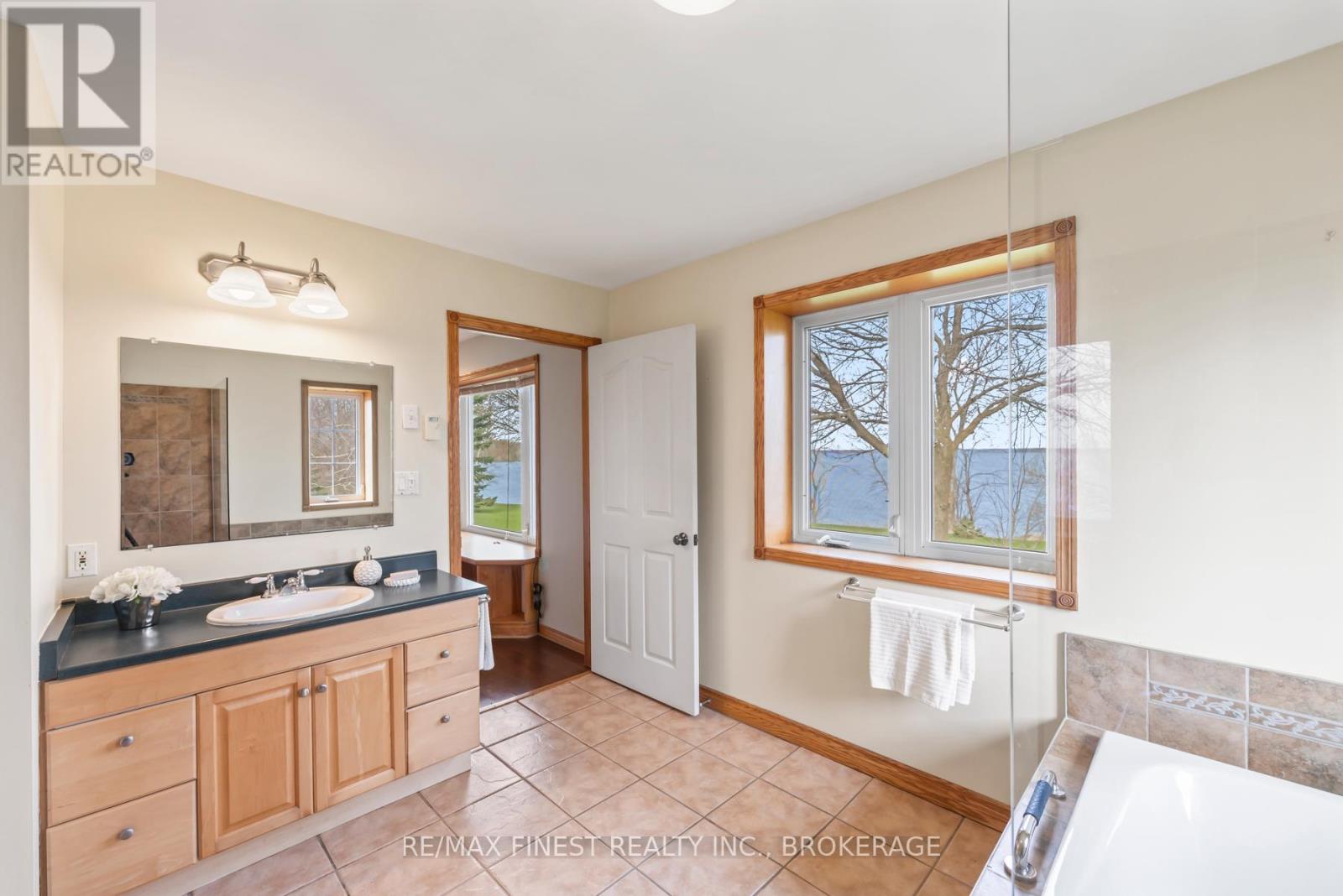 2800 Front Road, Loyalist, Ontario  K0H 2S0 - Photo 24 - X13008850