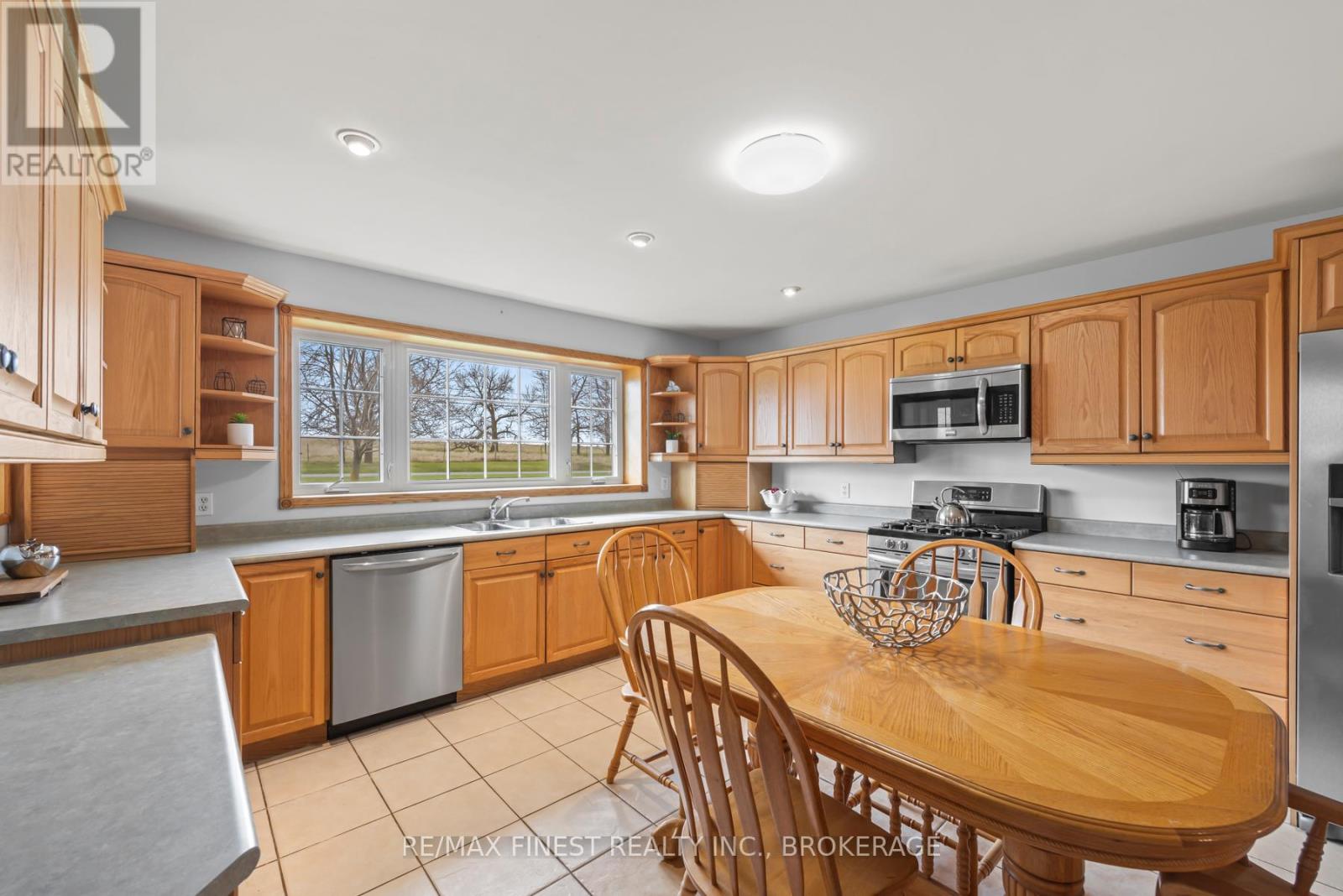 2800 Front Road, Loyalist, Ontario  K0H 2S0 - Photo 13 - X13008850