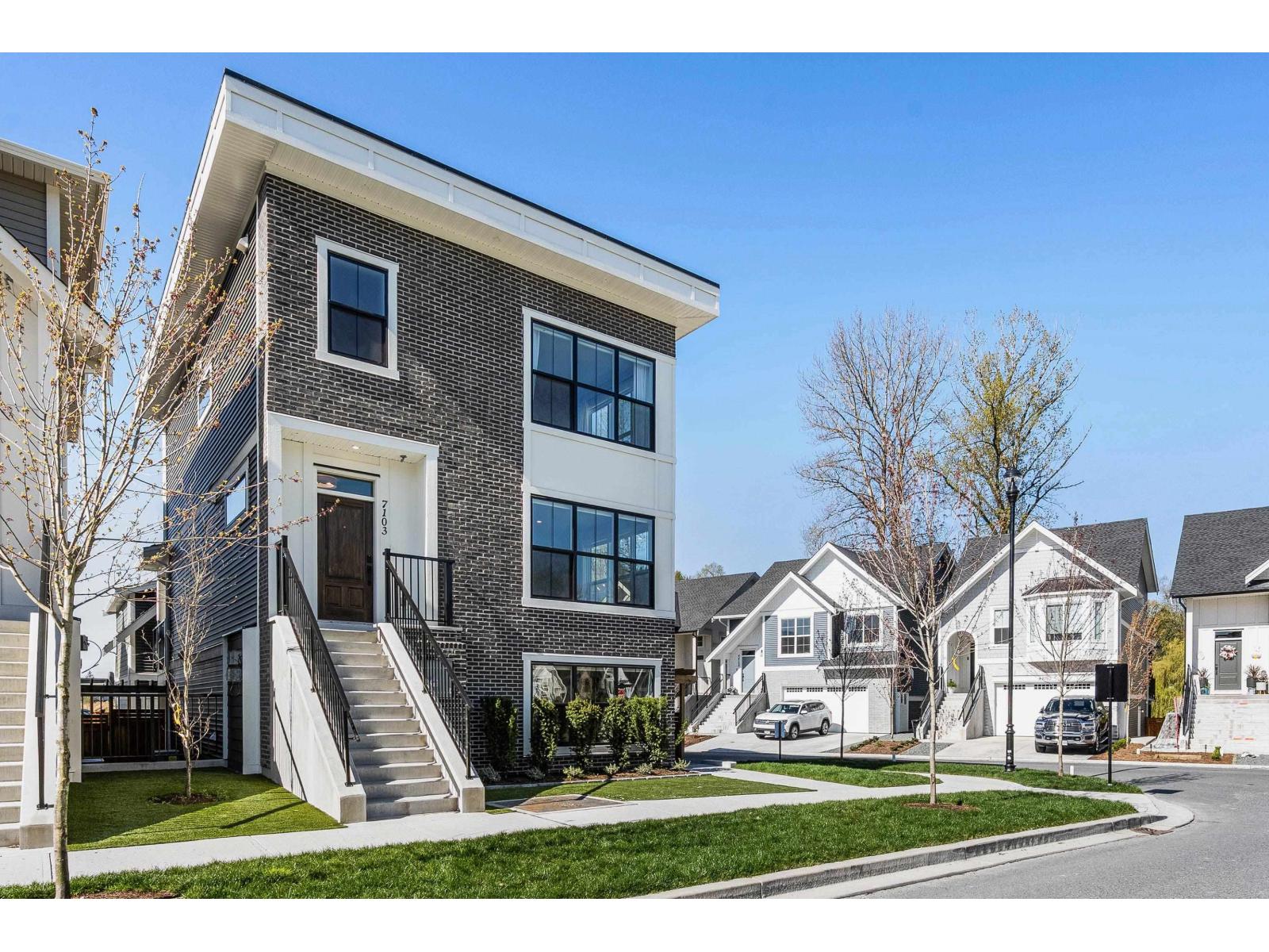 7103 Copperwood Street, Chilliwack Proper South, Chilliwack, British Columbia  V2R 6M8 - Photo 2 - R3104326