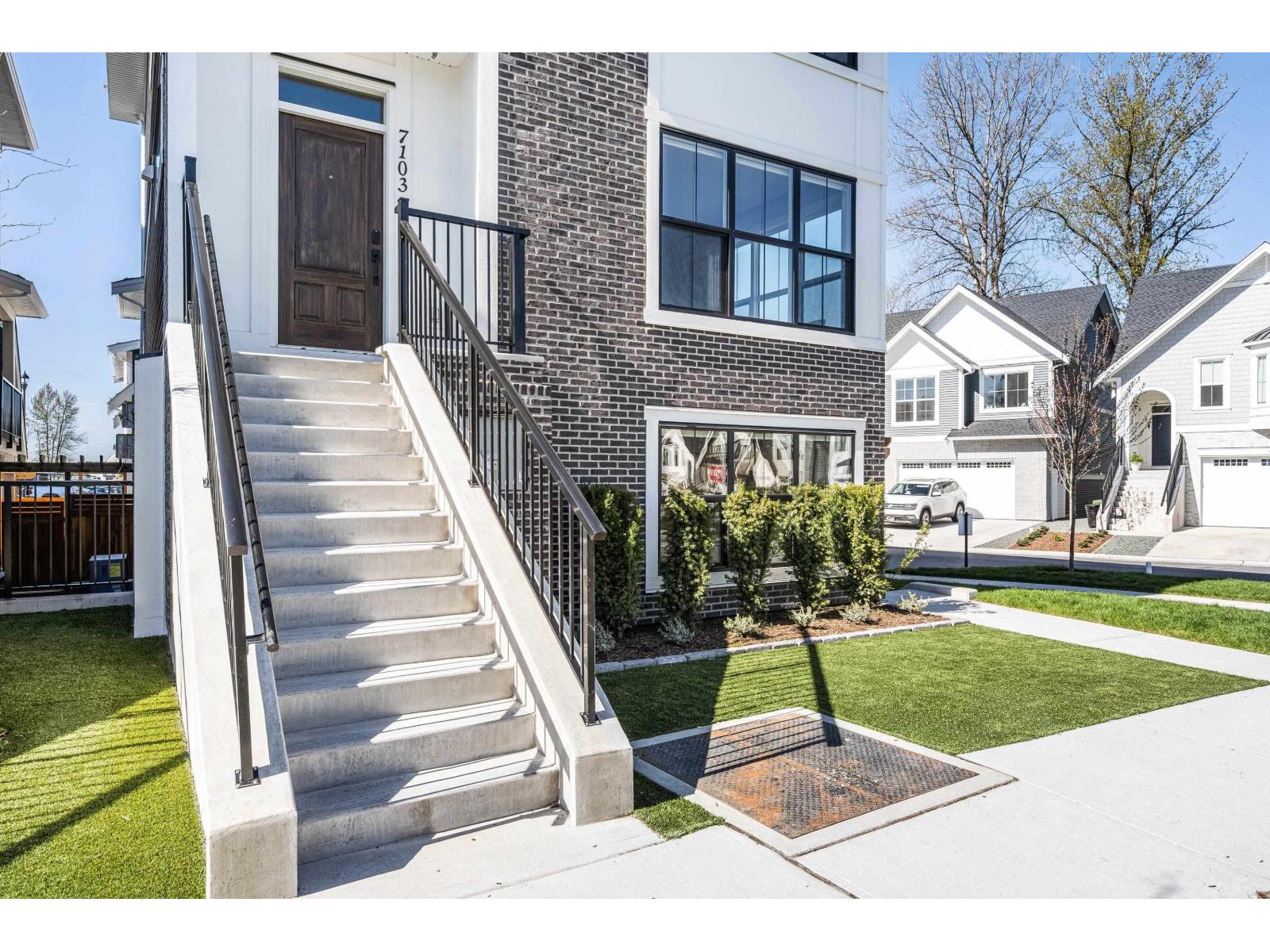 7103 Copperwood Street, Chilliwack Proper South, Chilliwack, British Columbia  V2R 6M8 - Photo 3 - R3104326