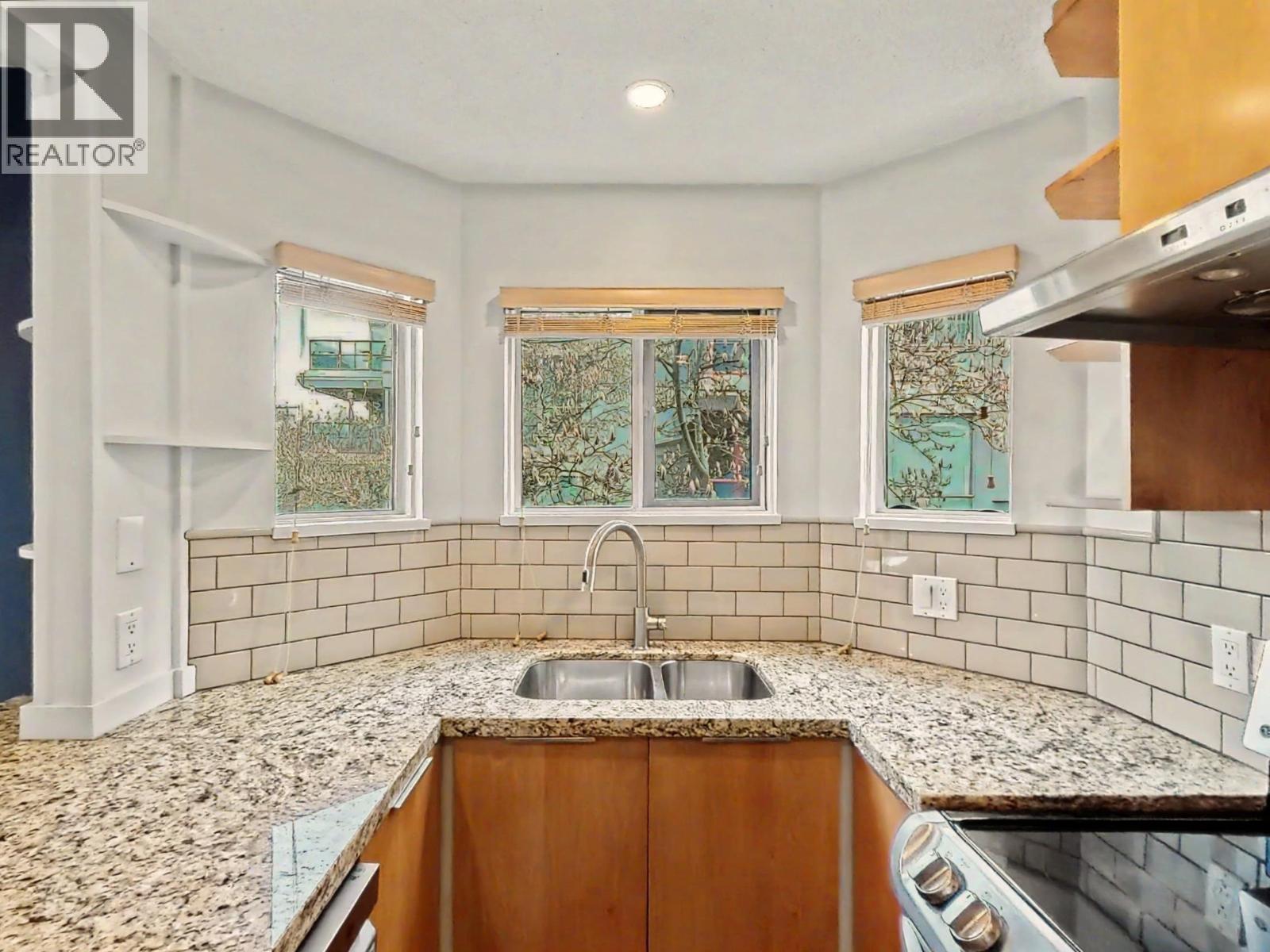 201 1868 W 8th Avenue, Vancouver, British Columbia  V6J 5G3 - Photo 8 - R3107539