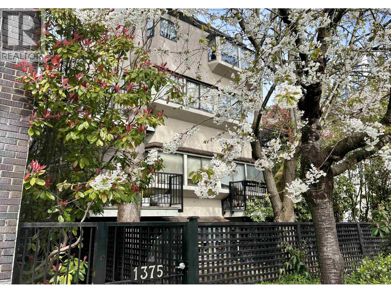 6 1375 W 10th Avenue, Vancouver, British Columbia  V6H 1J7 - Photo 2 - R3112359