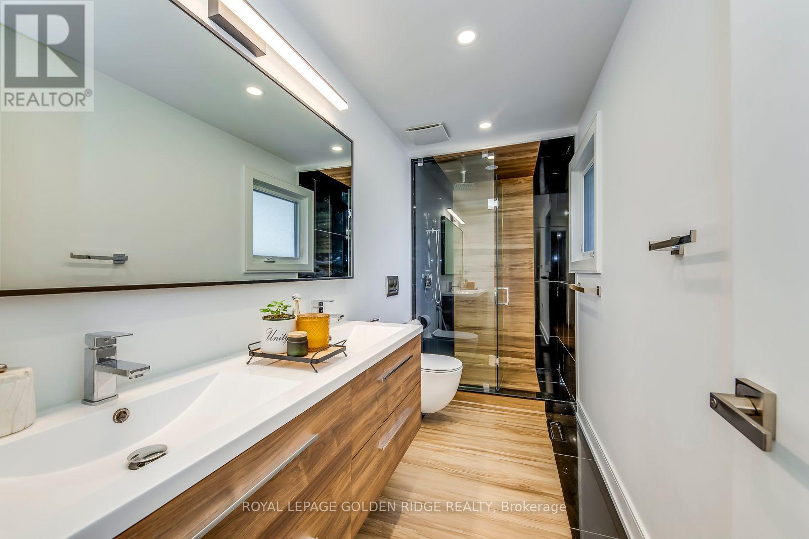 2220 Elmhurst Avenue, Oakville, Ontario  L6J 5G7 - Photo 12 - W13009556