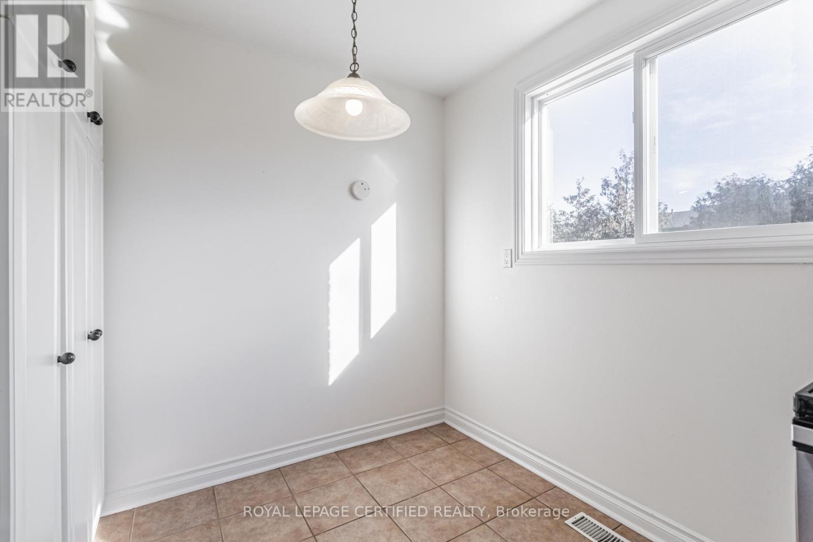 2329 Greenbank Trail, Burlington, Ontario  L7P 3S7 - Photo 24 - W13009628