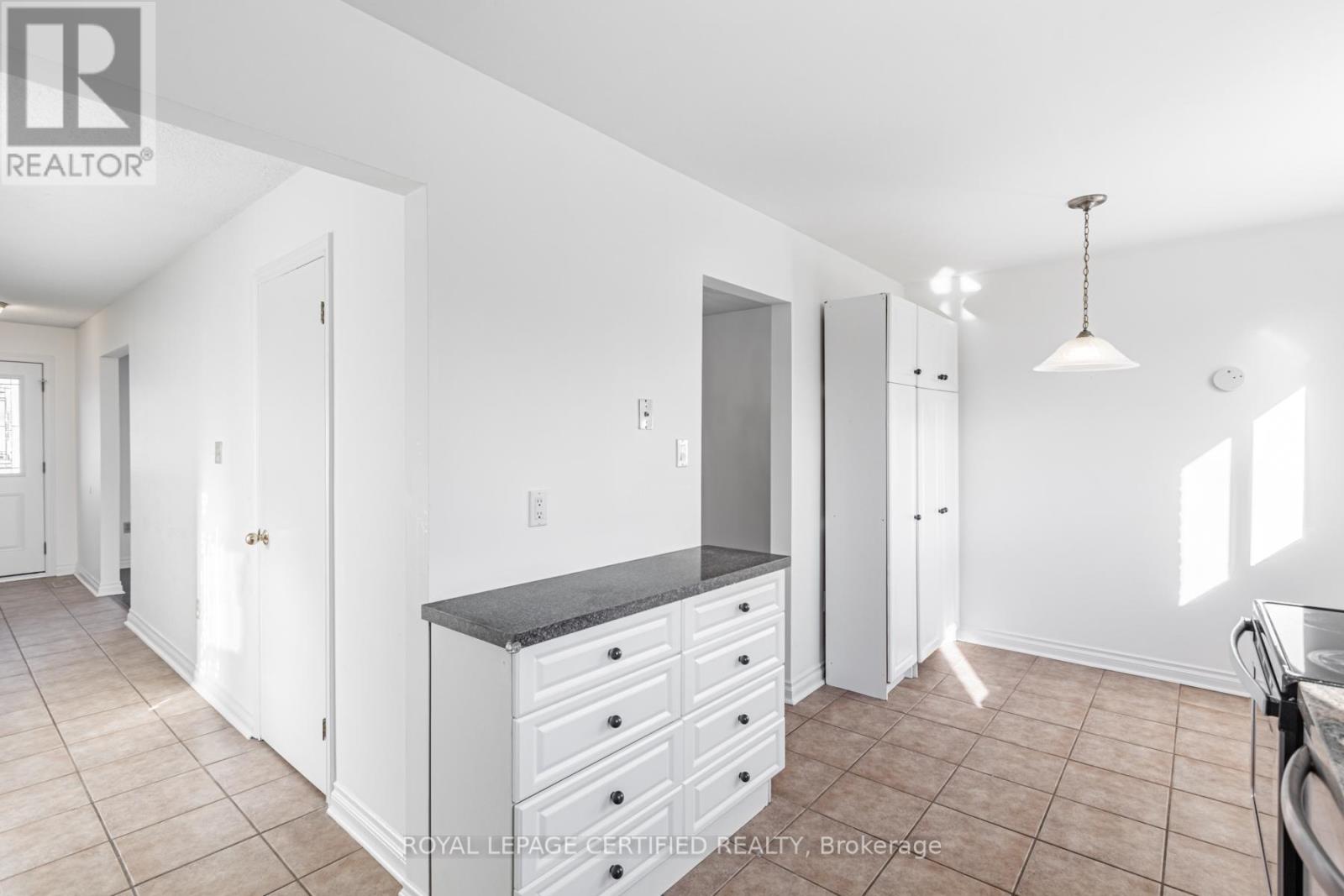 2329 Greenbank Trail, Burlington, Ontario  L7P 3S7 - Photo 25 - W13009628