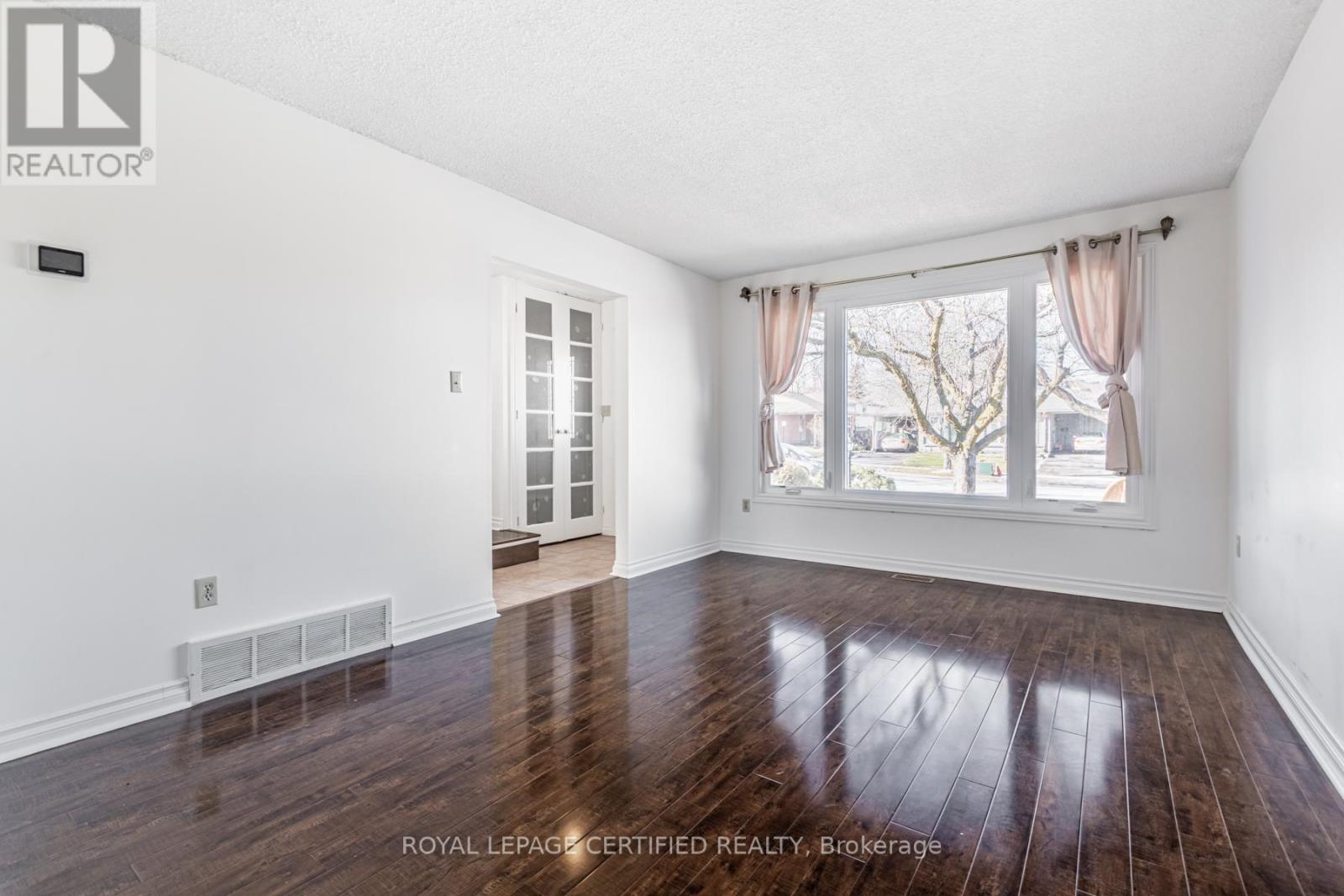 2329 Greenbank Trail, Burlington, Ontario  L7P 3S7 - Photo 8 - W13009628