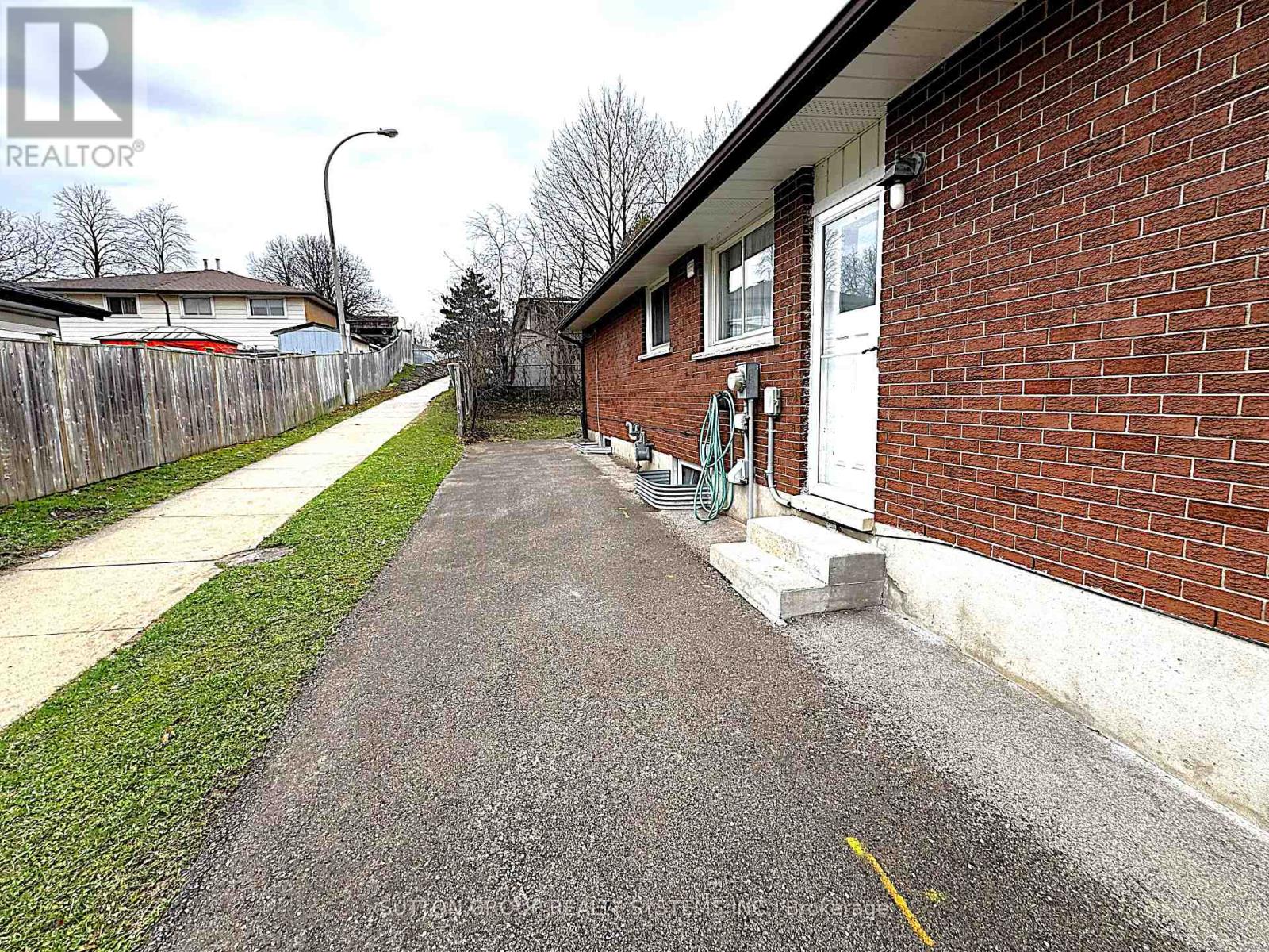 42 Ingleside Drive, Kitchener, Ontario  N2M 2G8 - Photo 24 - X13009558