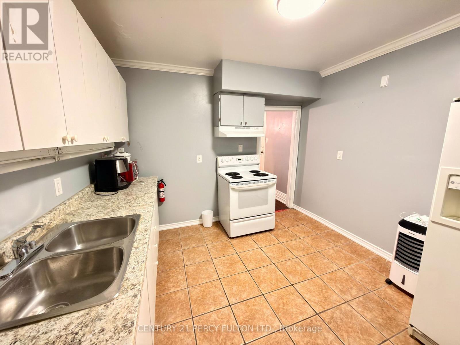 2nd Floor - 108 Cumberland Avenue, Hamilton, Ontario  L8M 1Z3 - Photo 4 - X13009616