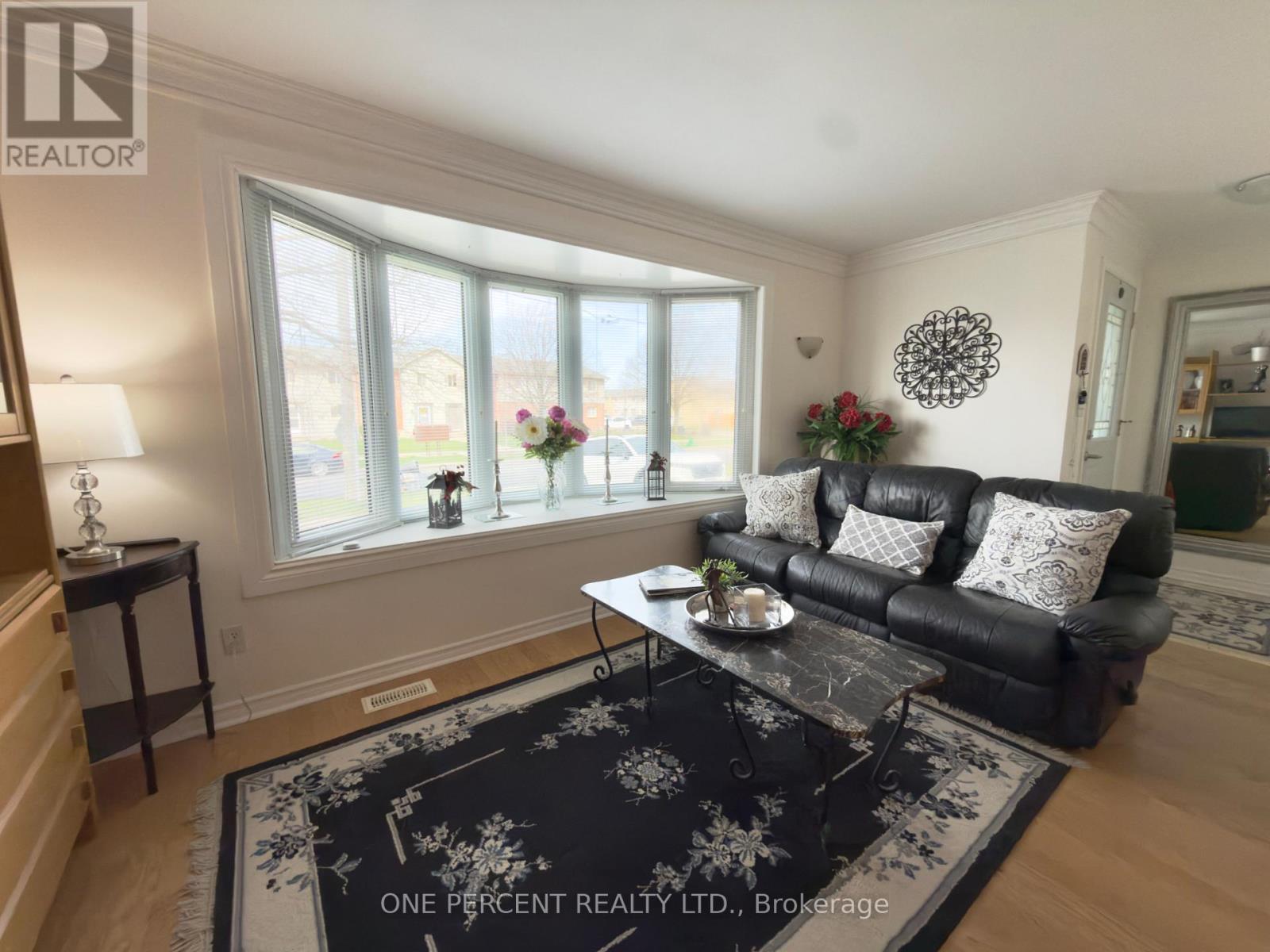 64 Dorchester Boulevard, St. Catharines, Ontario  L2M 6V2 - Photo 3 - X13009622