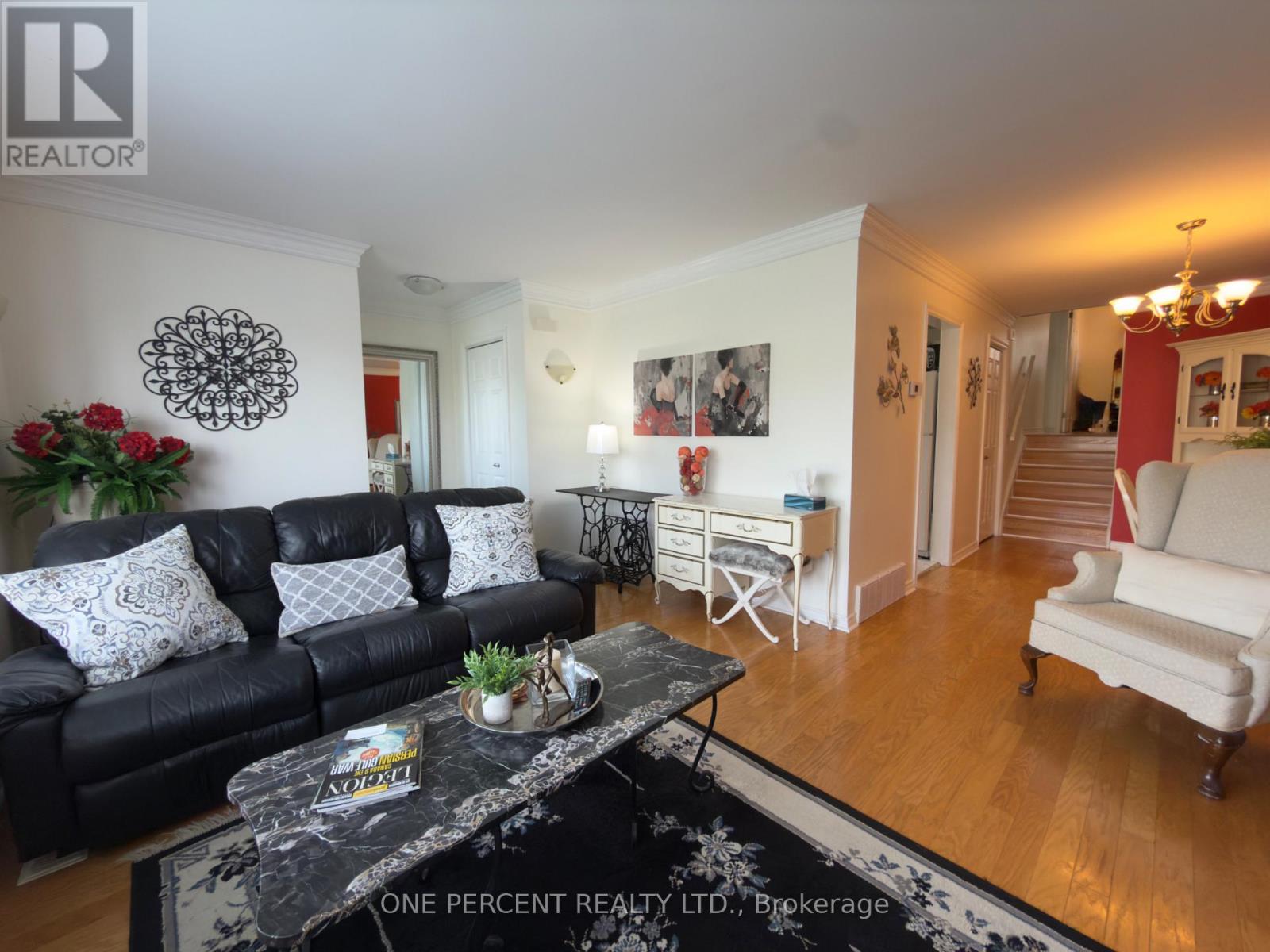 64 Dorchester Boulevard, St. Catharines, Ontario  L2M 6V2 - Photo 4 - X13009622