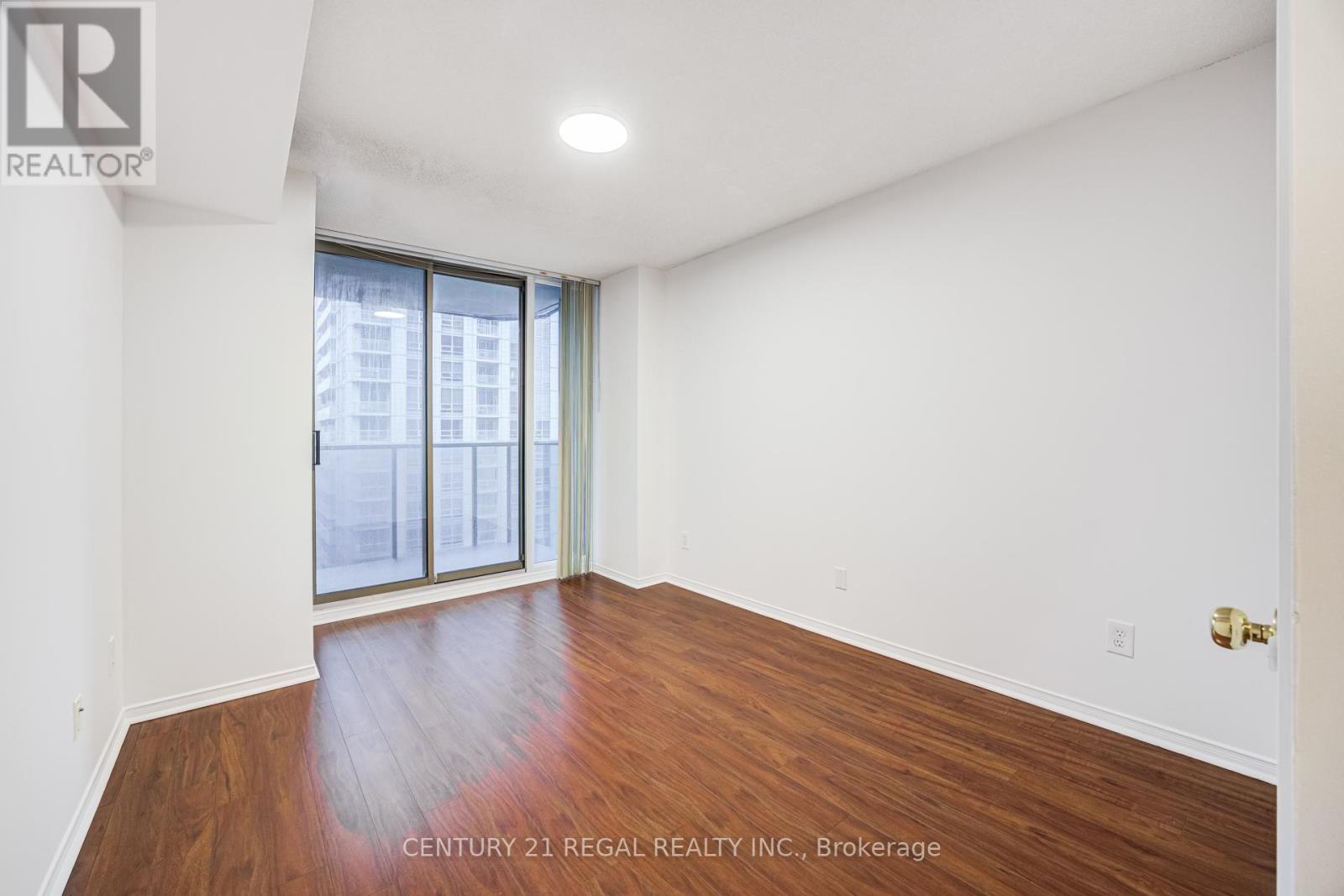 1803 - 750 Bay Street, Toronto, Ontario  M5G 1N6 - Photo 15 - C12912348