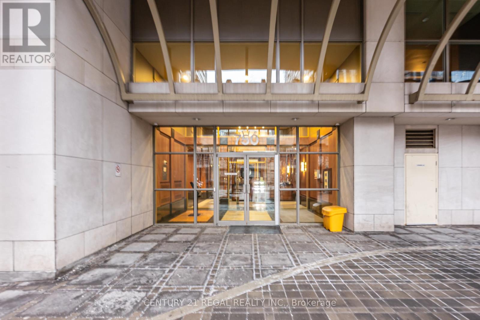 1803 - 750 Bay Street, Toronto, Ontario  M5G 1N6 - Photo 47 - C12912348