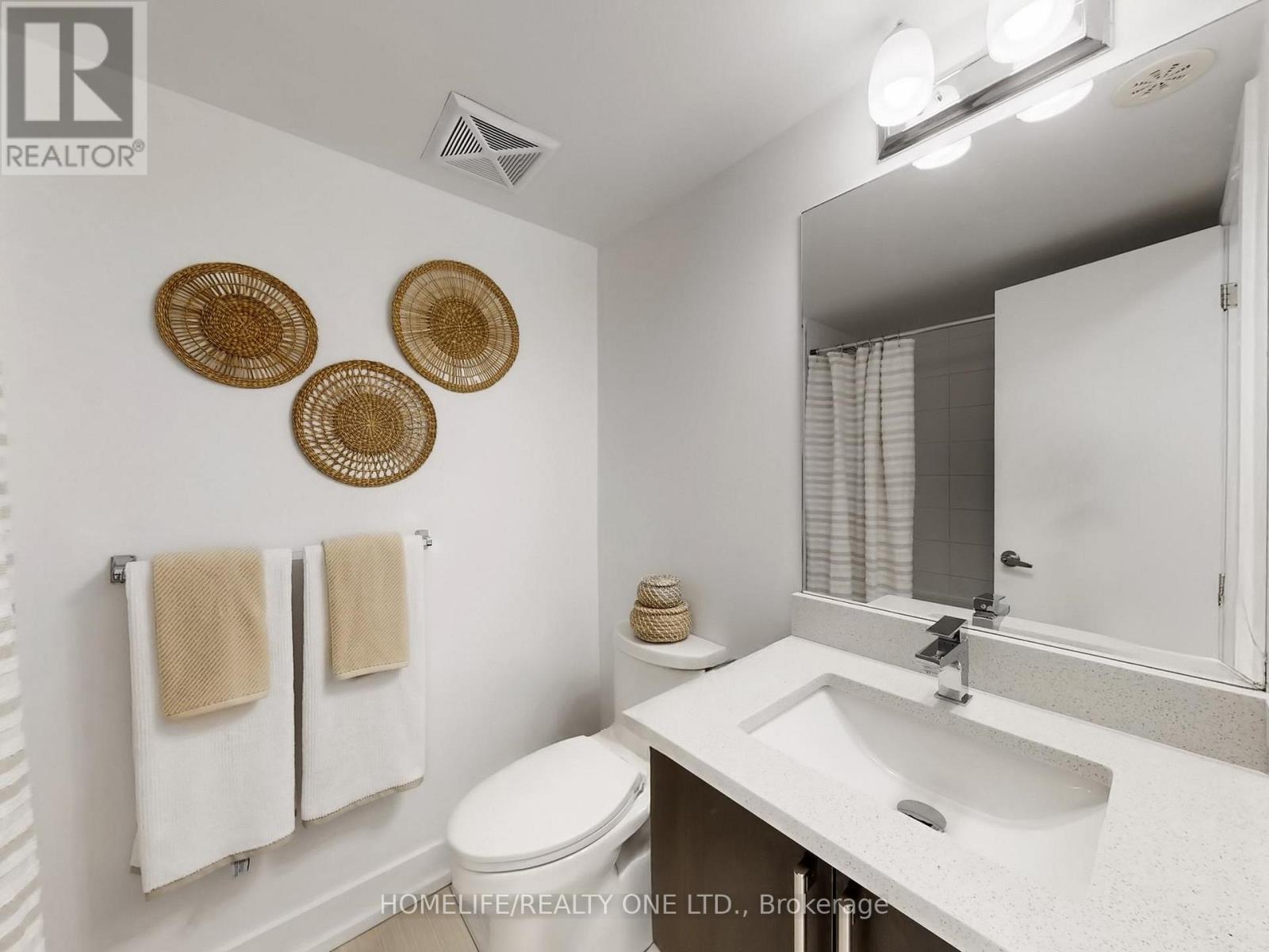 1076 Lansdowne Avenue, Toronto, Ontario  M6H 4H2 - Photo 28 - W12945286