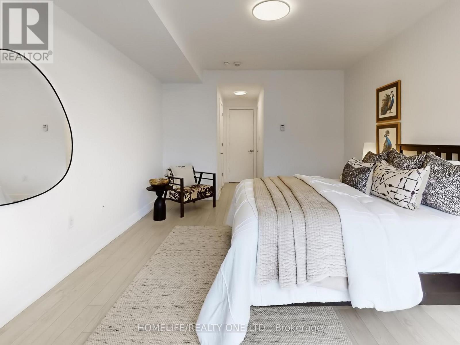 1076 Lansdowne Avenue, Toronto, Ontario  M6H 4H2 - Photo 16 - W12945286