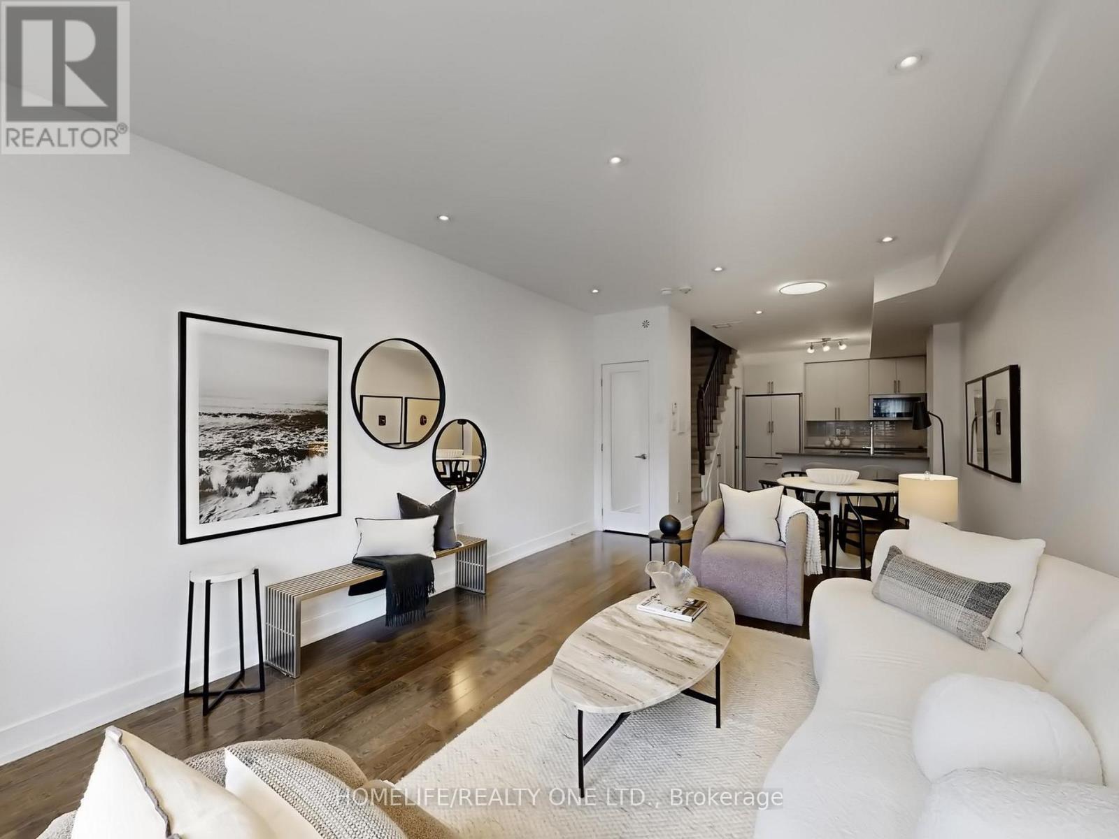 1076 Lansdowne Avenue, Toronto, Ontario  M6H 4H2 - Photo 4 - W12945286